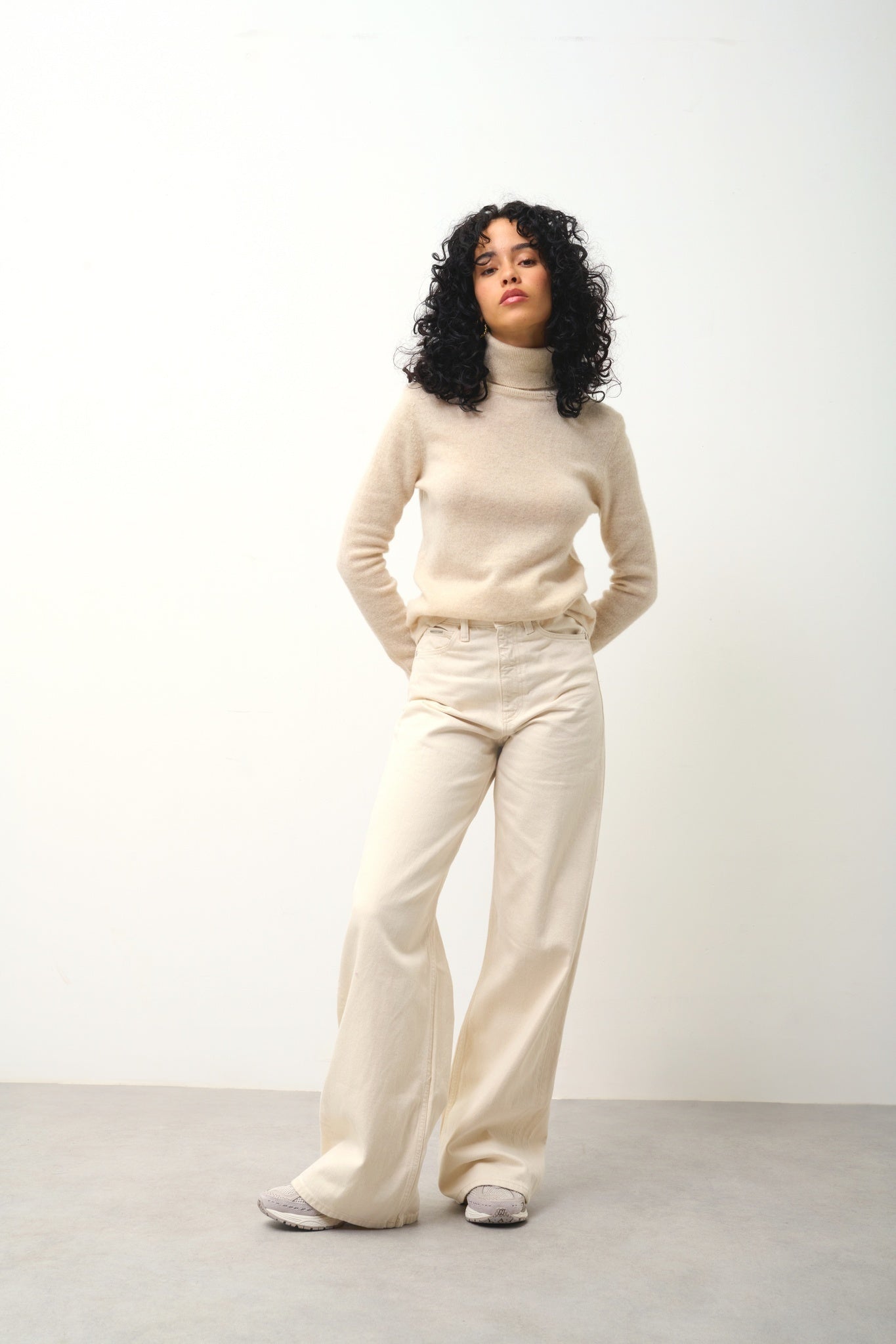 BISE oatmeal turtleneck sweater 100% cashmere