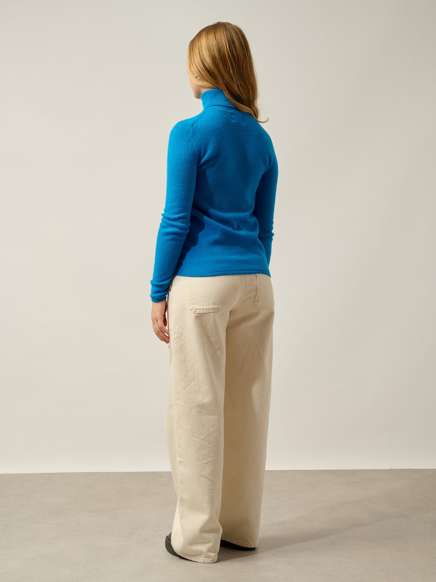 BISE pull col roulé azur 100% cachemire