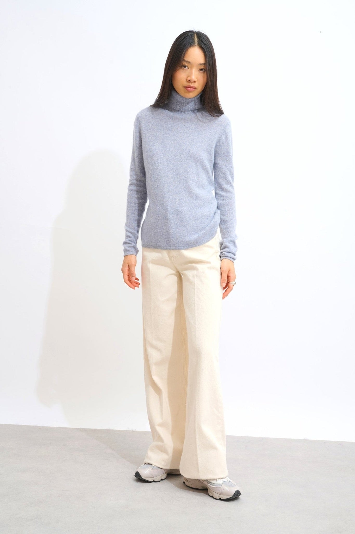 bise pull col roulé bleu ivoire 100% cachemire