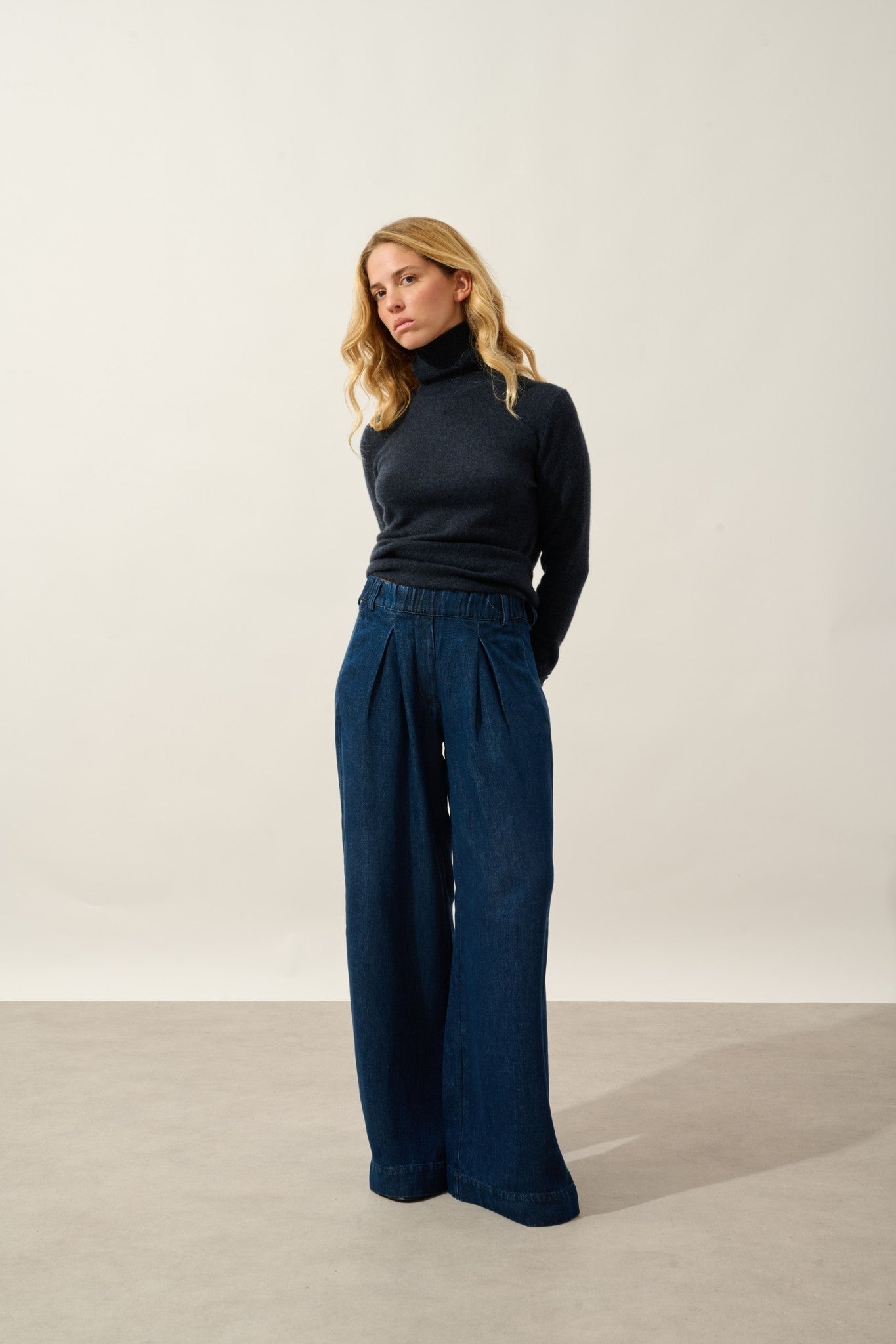 bise pull col roulé caviar 100% cachemire