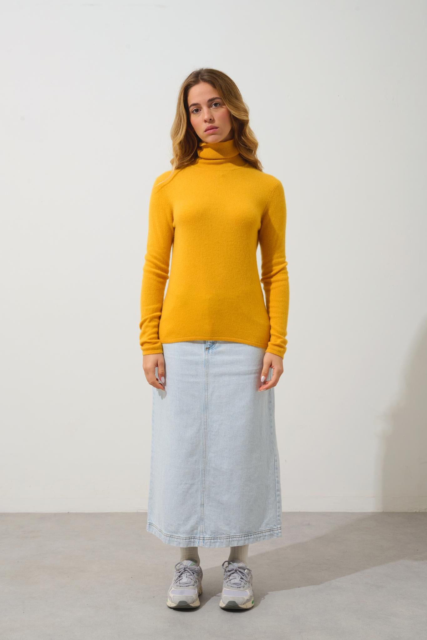 BISE Turmeric turtleneck sweater 100% cashmere