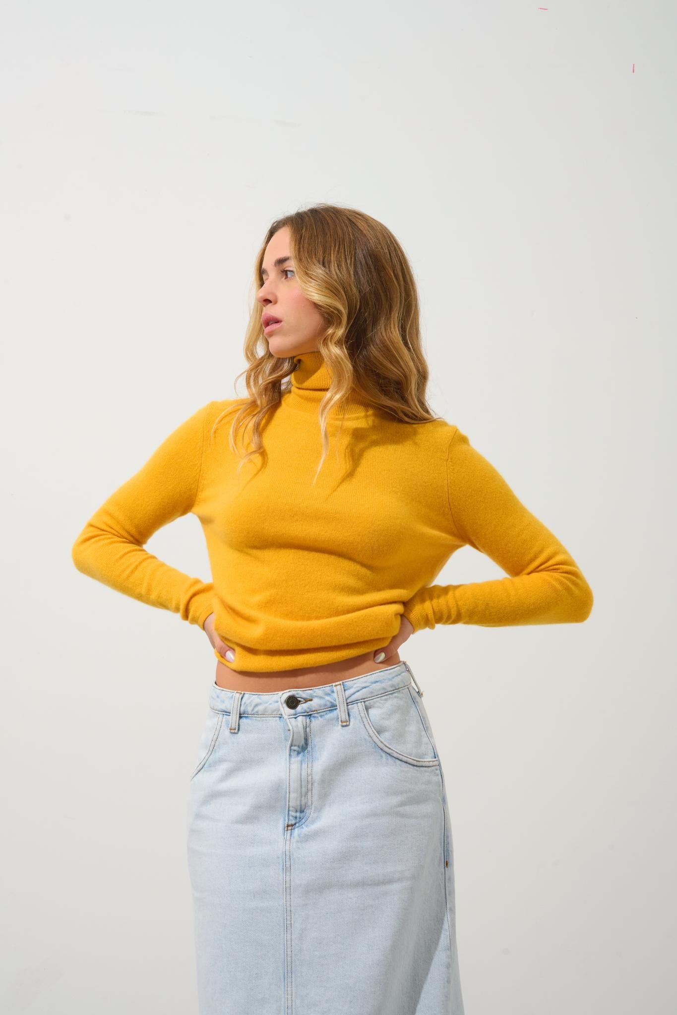 BISE Turmeric turtleneck sweater 100% cashmere