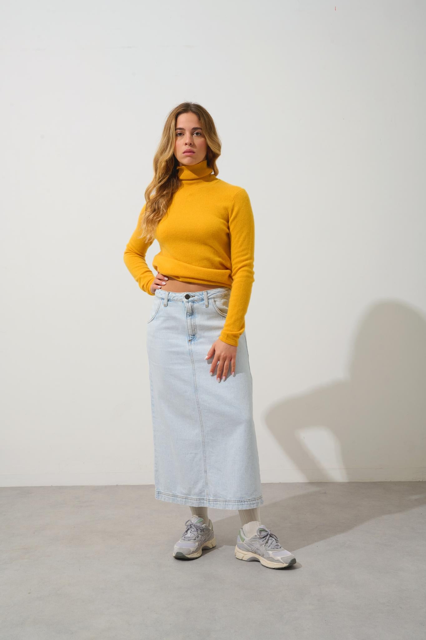 BISE Turmeric turtleneck sweater 100% cashmere