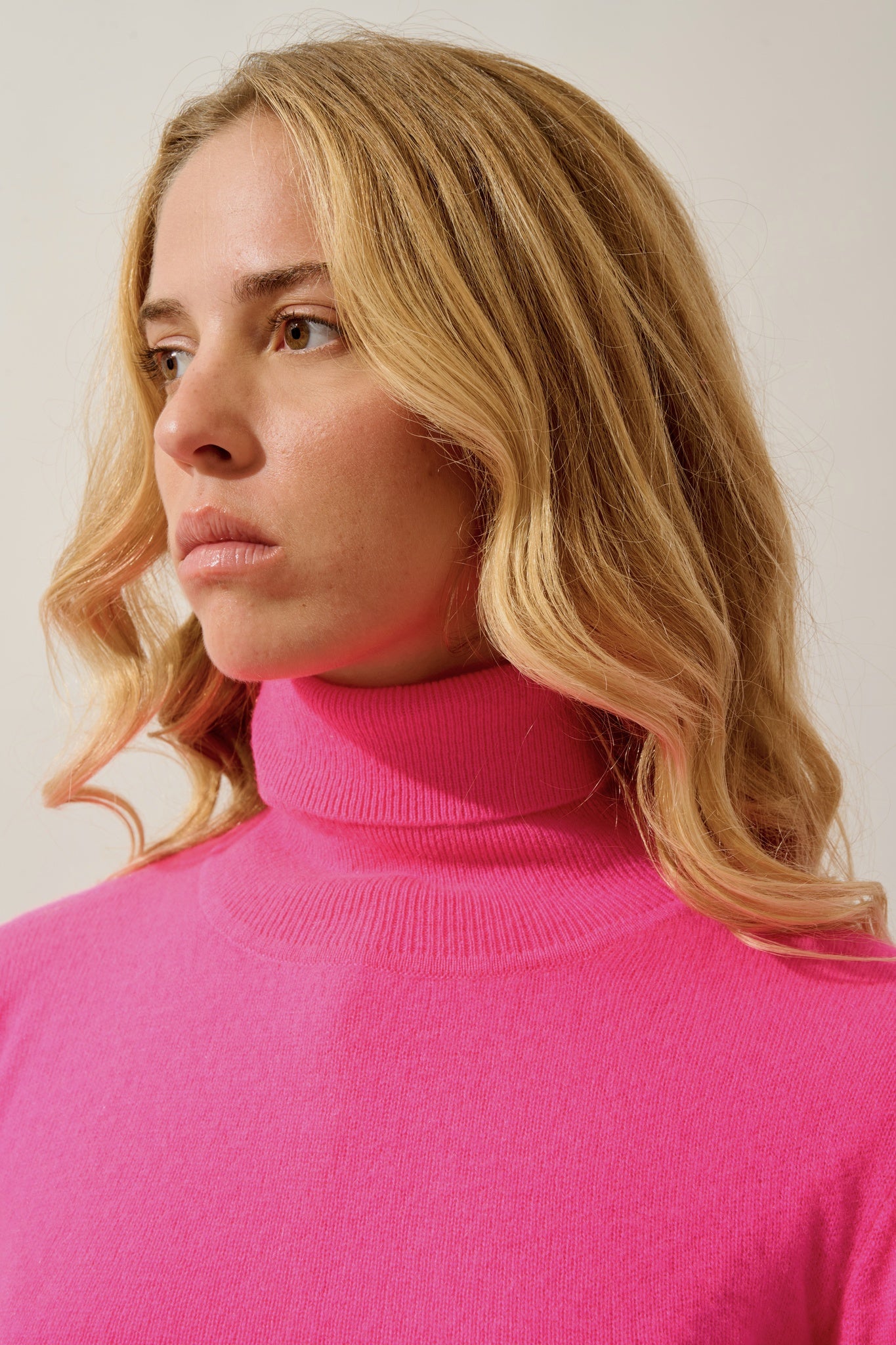 BISE pull col roulé flamand rose fluo 100% cachemire