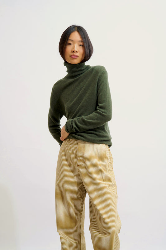 BISE khakifarbener Rollkragenpullover 100 % Kaschmir