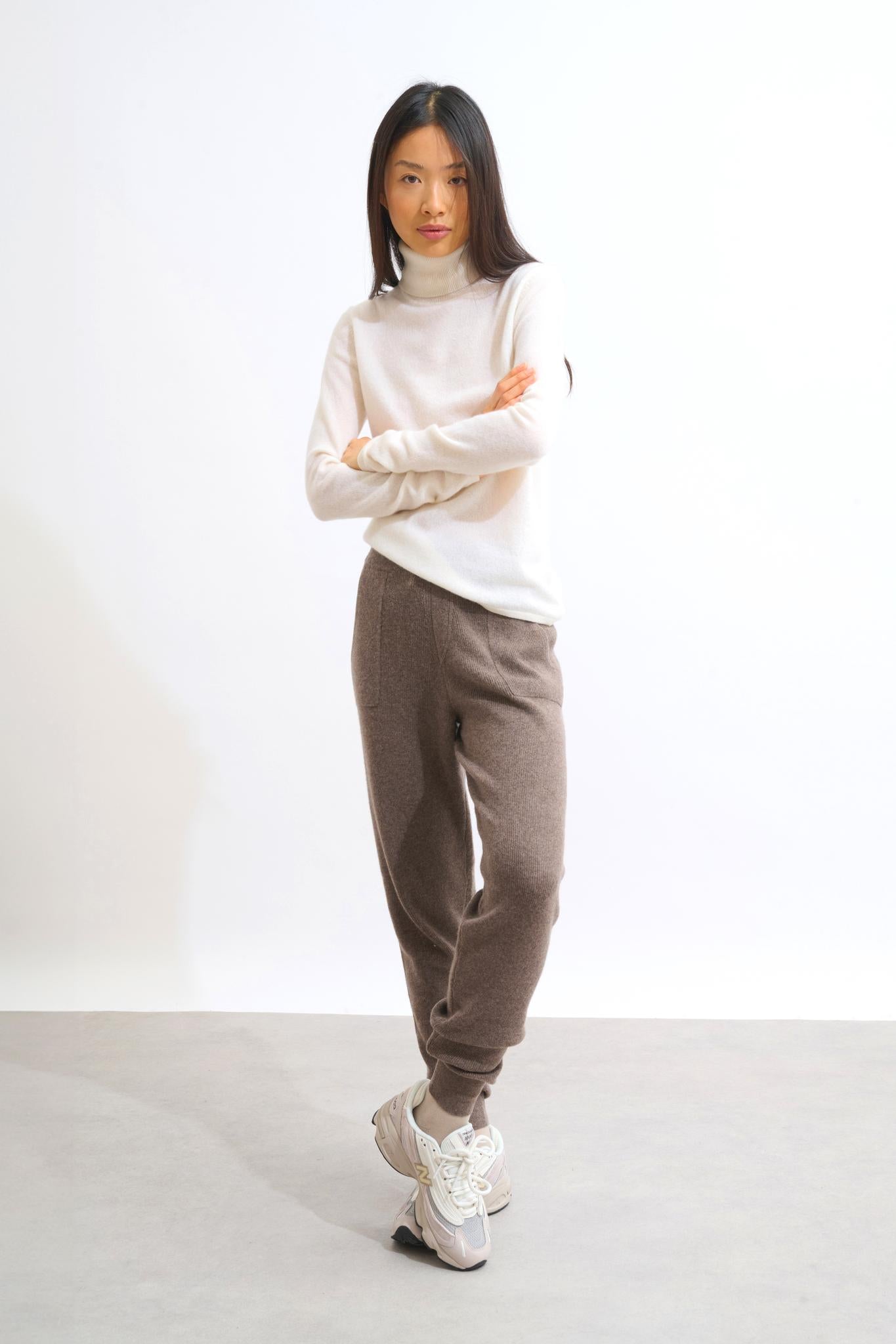 BISE snow turtleneck sweater 100% cashmere