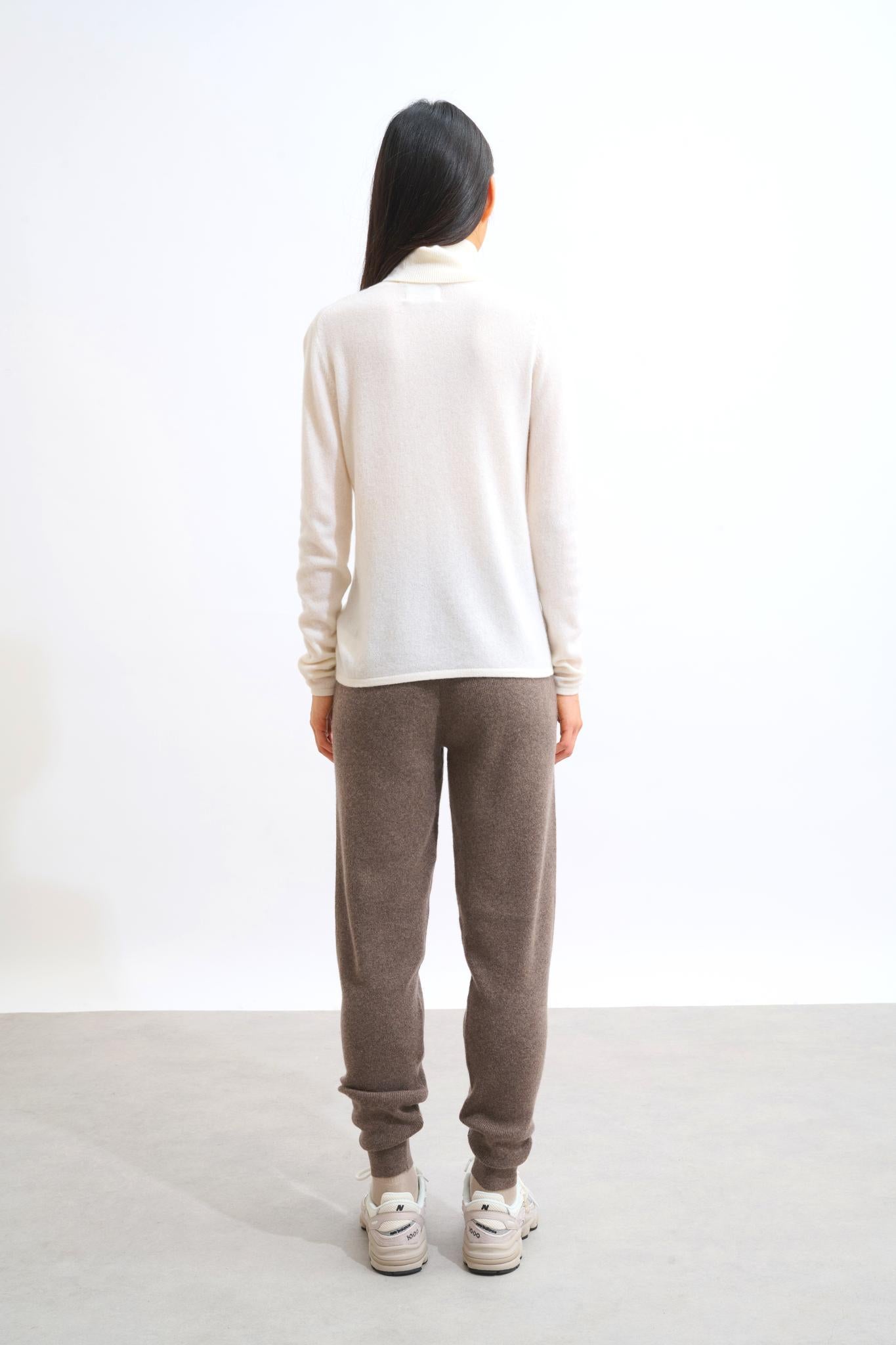 BISE snow turtleneck sweater 100% cashmere