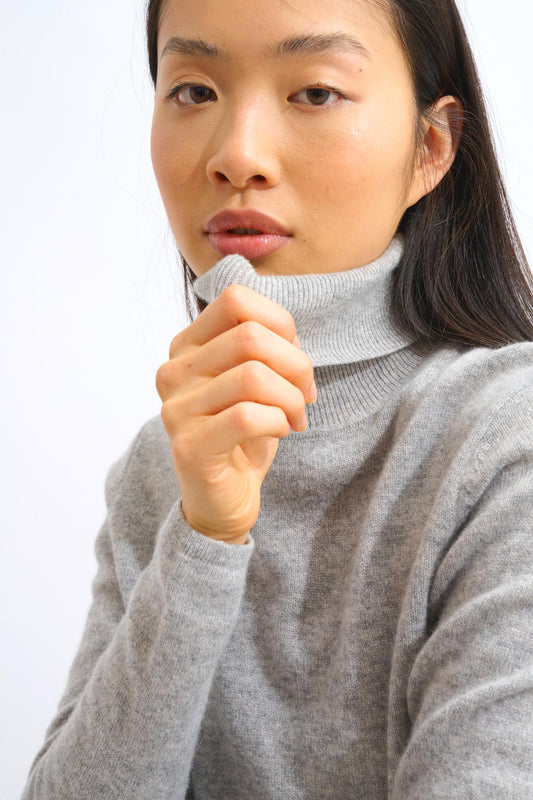 BISE cloud turtleneck sweater 100% cashmere