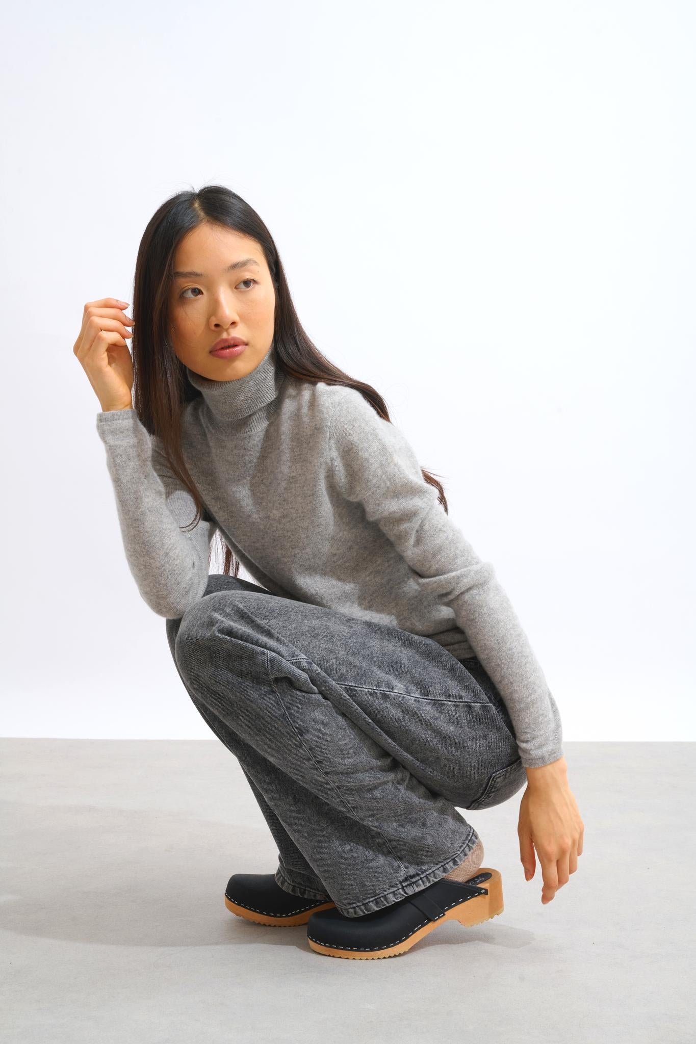 BISE wolkenfarbener Rollkragenpullover, 100% Kaschmir