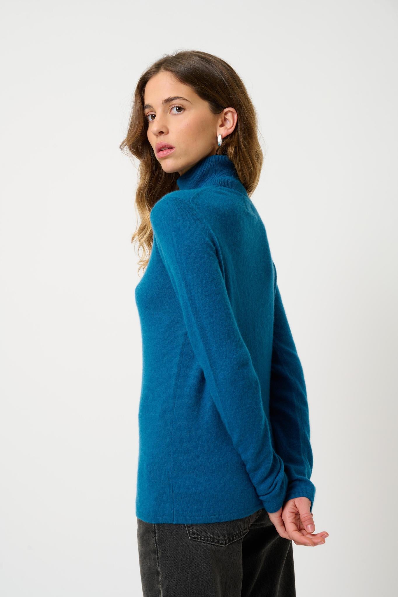 BISE peacock turtleneck sweater 100% cashmere