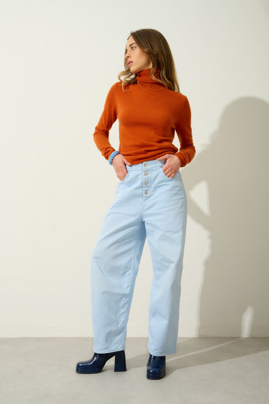 BISE pull col roulé safran 100% cachemire