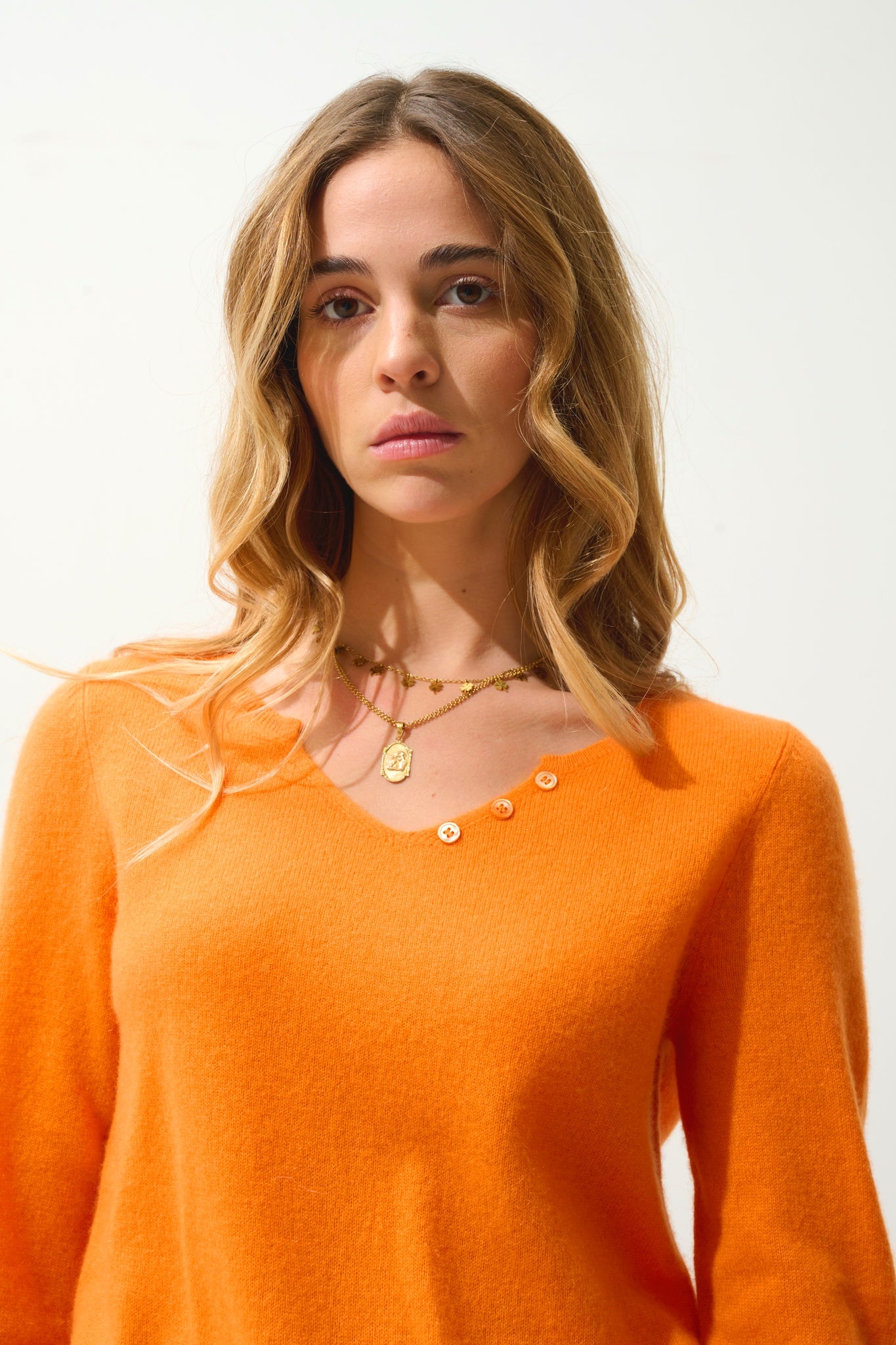 BODMIN tangerine turtleneck sweater 100% cashmere