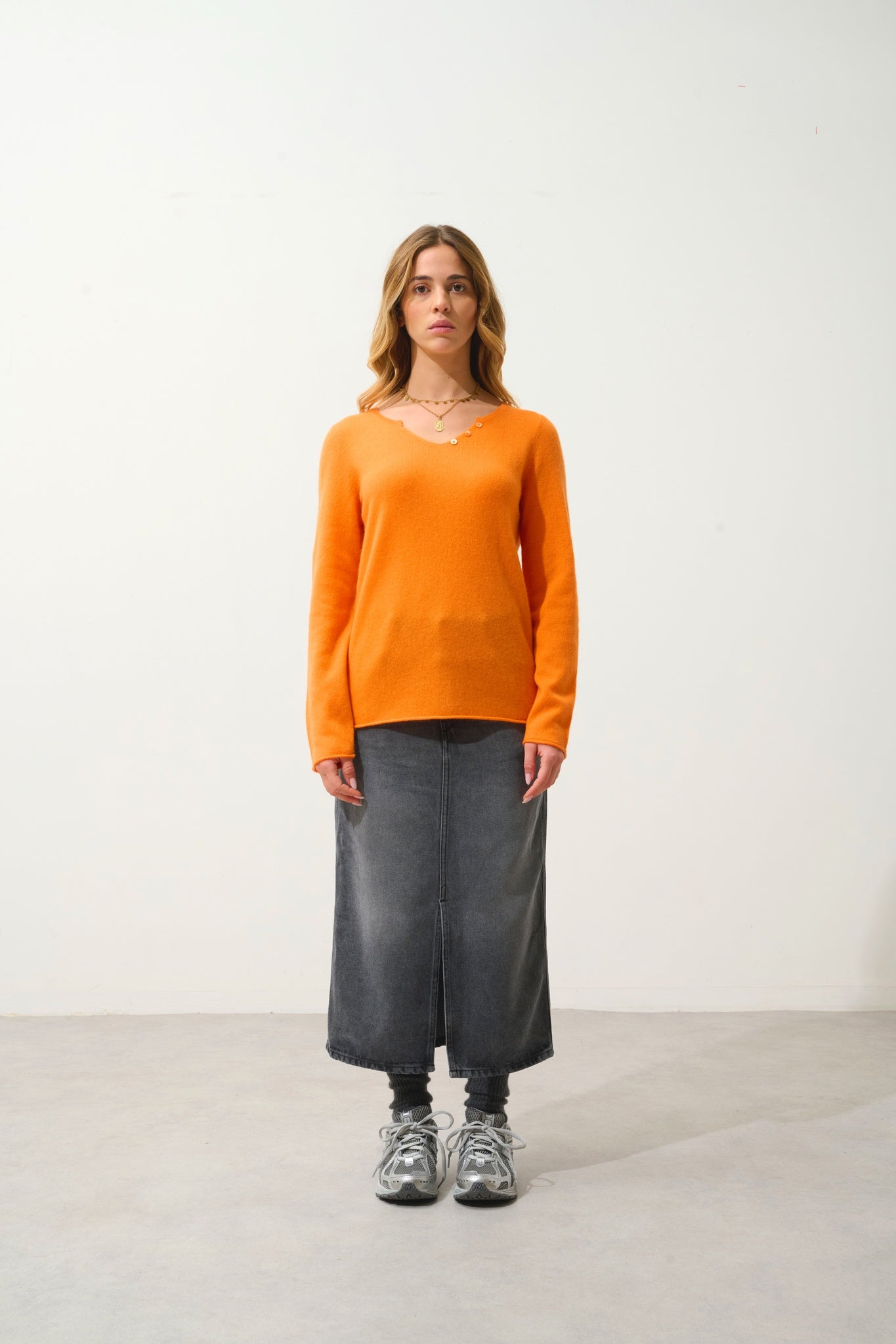 BODMIN tangerine turtleneck sweater 100% cashmere
