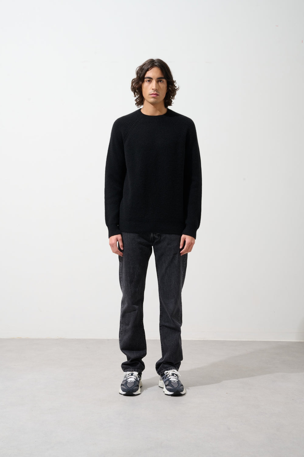 CABANES Pullover mit Rundhalsausschnitt 4 Fäden schwarz 100% Kaschmir