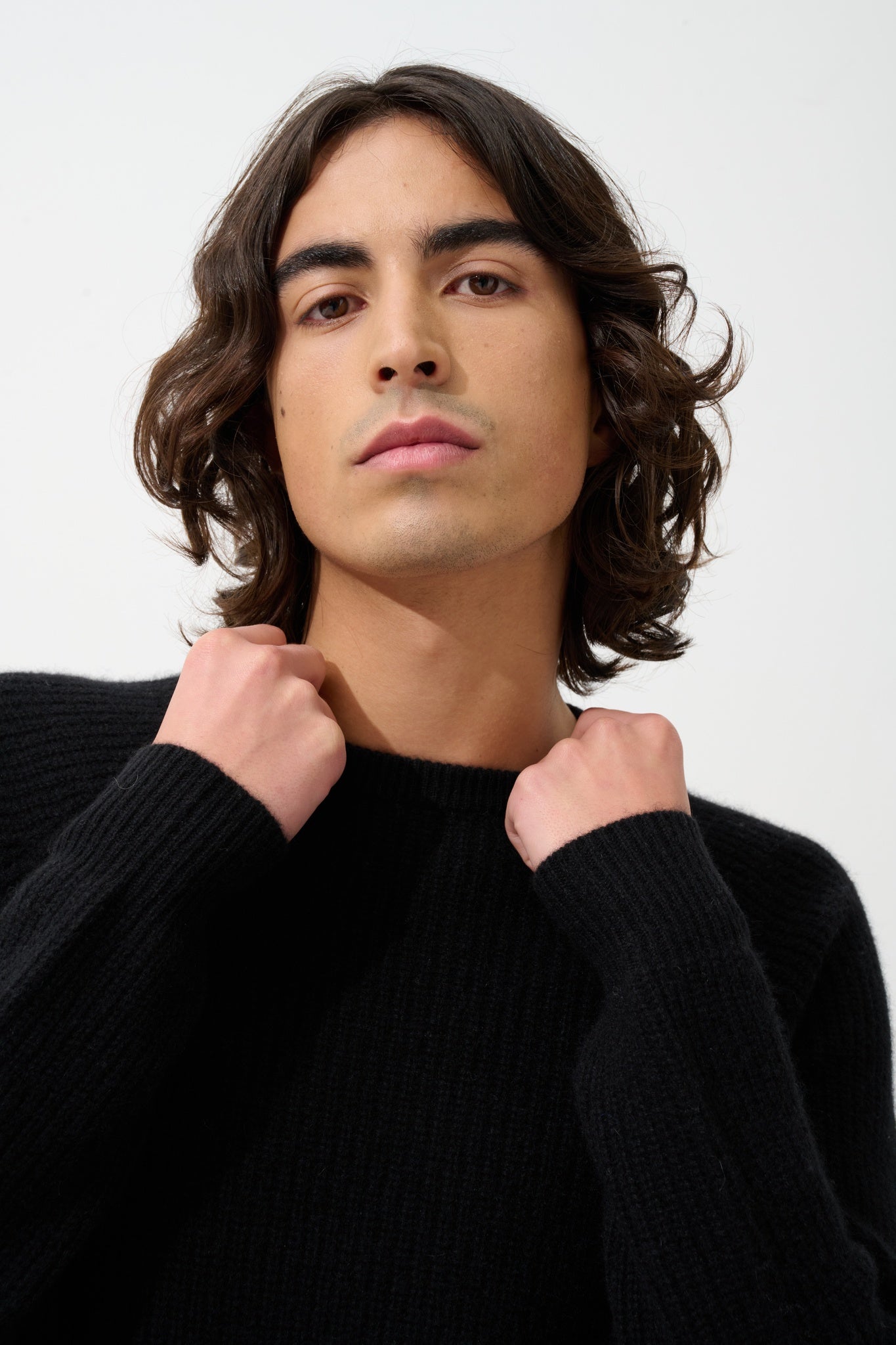 CABANES Pullover mit Rundhalsausschnitt 4 Fäden schwarz 100% Kaschmir