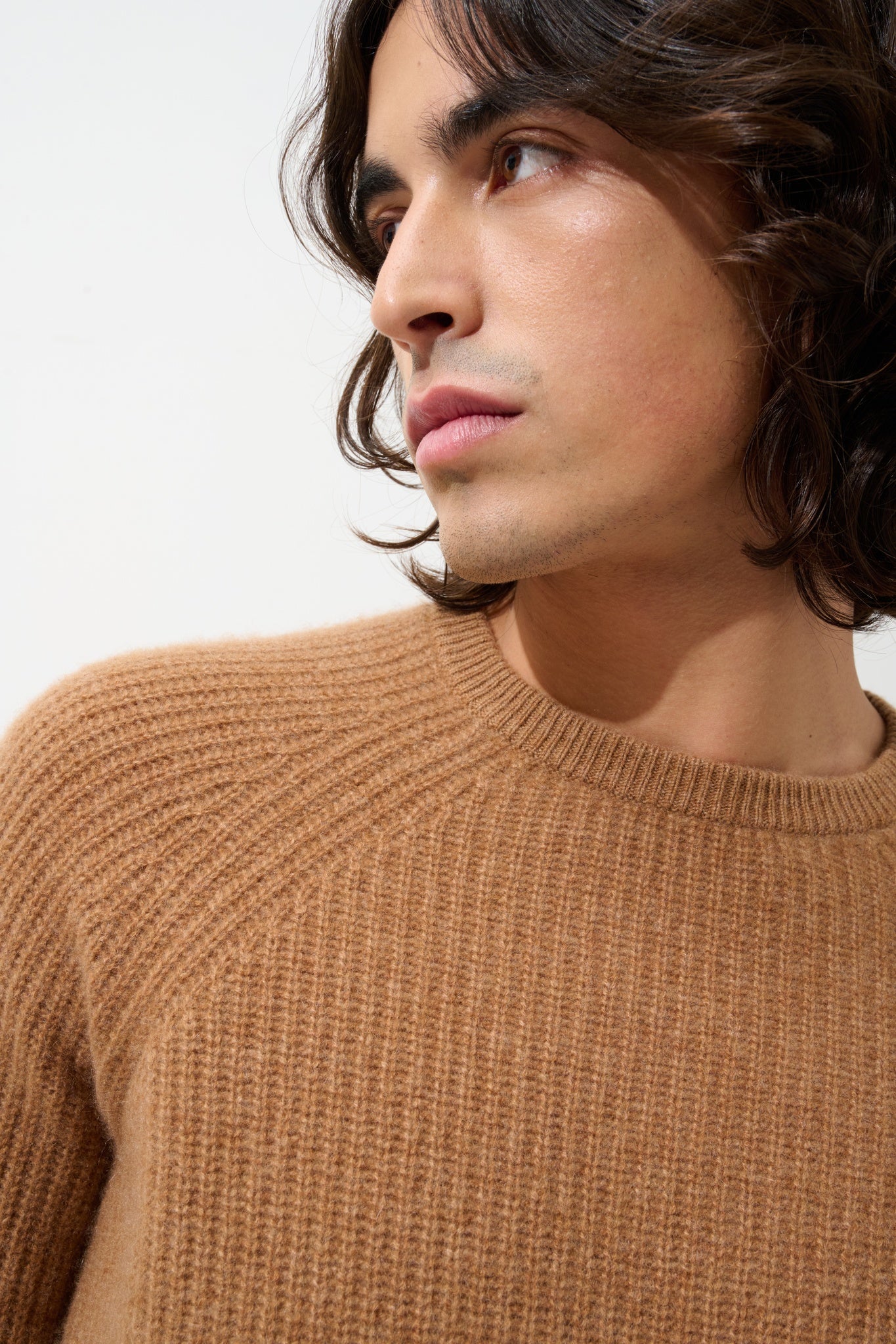 CABANES Pullover mit Rundhalsausschnitt 4-fädig haselnussbraun 100% Kaschmir