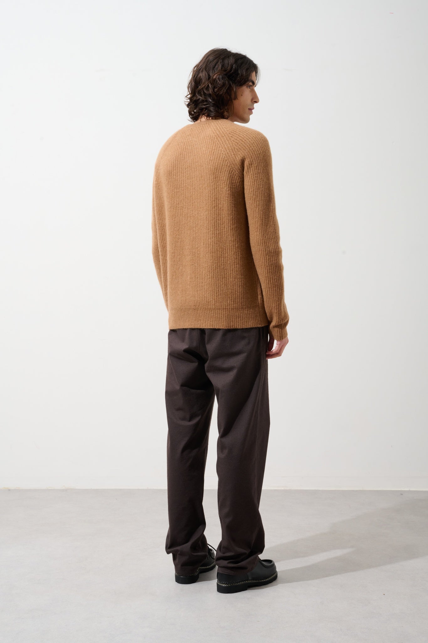 CABANES Pullover mit Rundhalsausschnitt 4-fädig haselnussbraun 100% Kaschmir