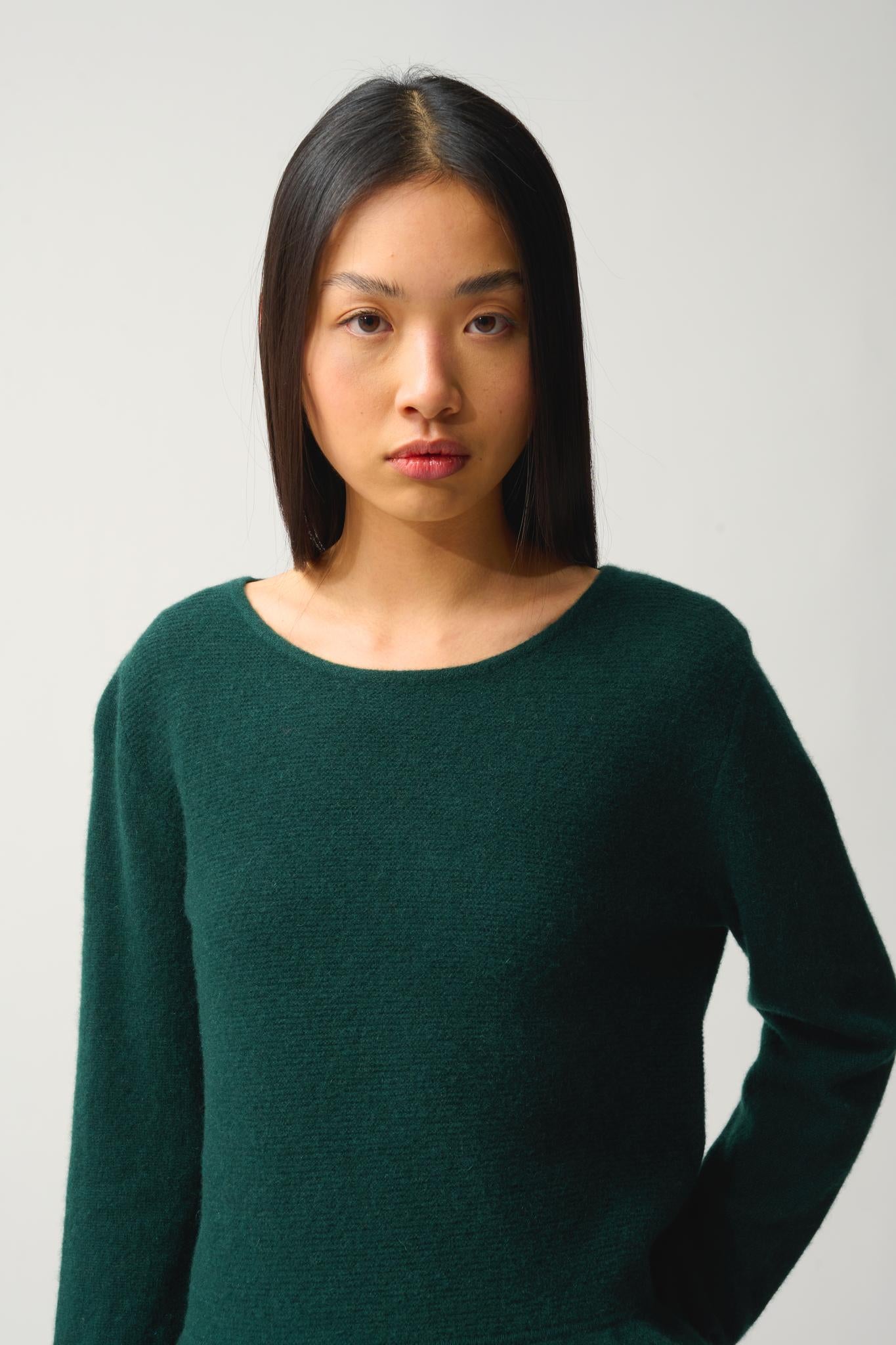 CADAIR Pullover mit Rundhalsausschnitt und Rüschen unten Zypresse 100% Kaschmir