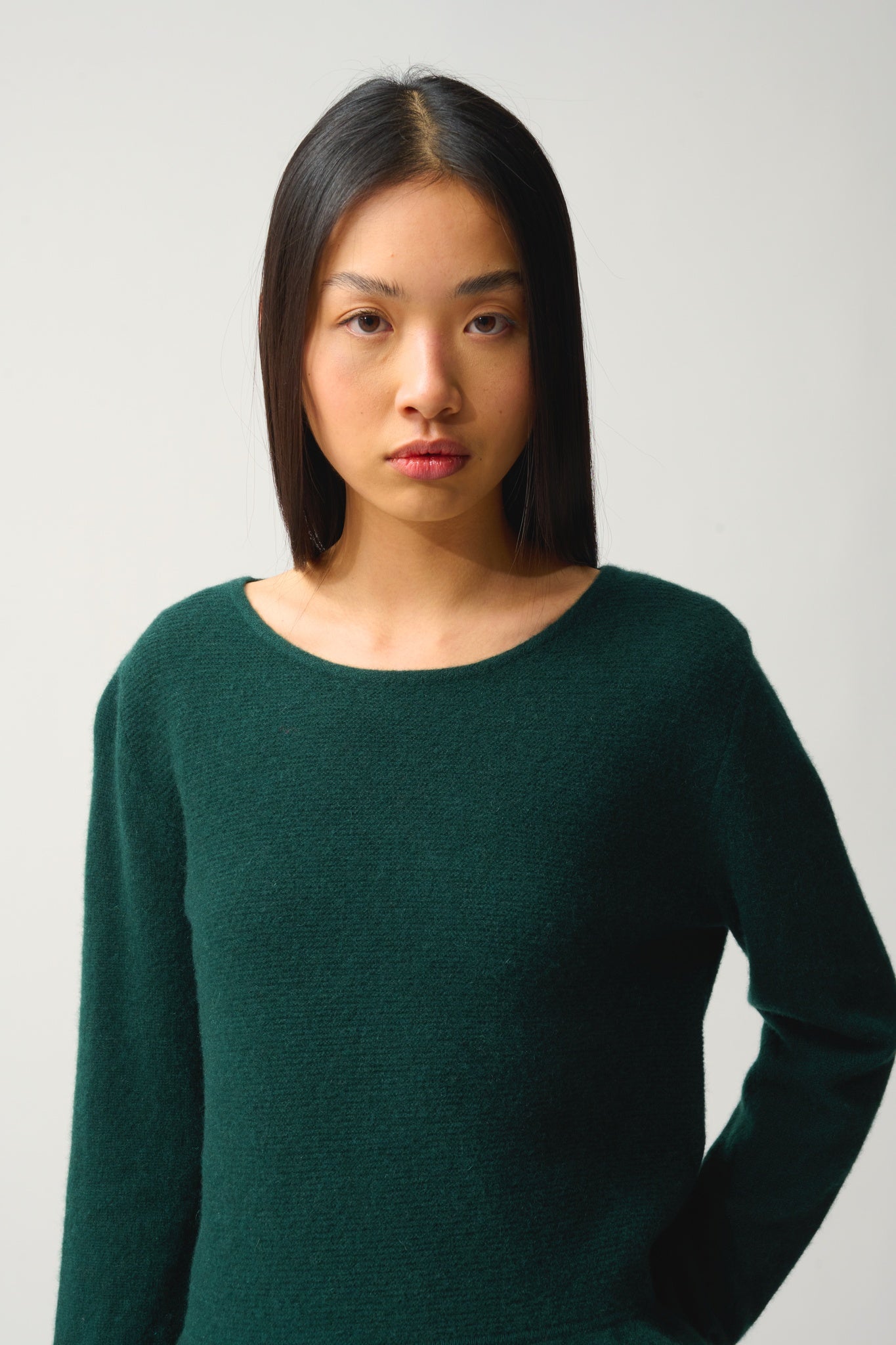 CADAIR Pullover mit Rundhalsausschnitt und Rüschen unten Zypresse 100% Kaschmir