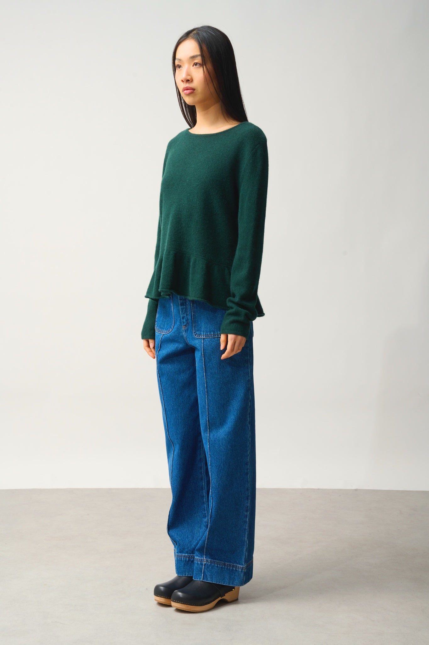 CADAIR Pullover mit Rundhalsausschnitt und Rüschen unten Zypresse 100% Kaschmir