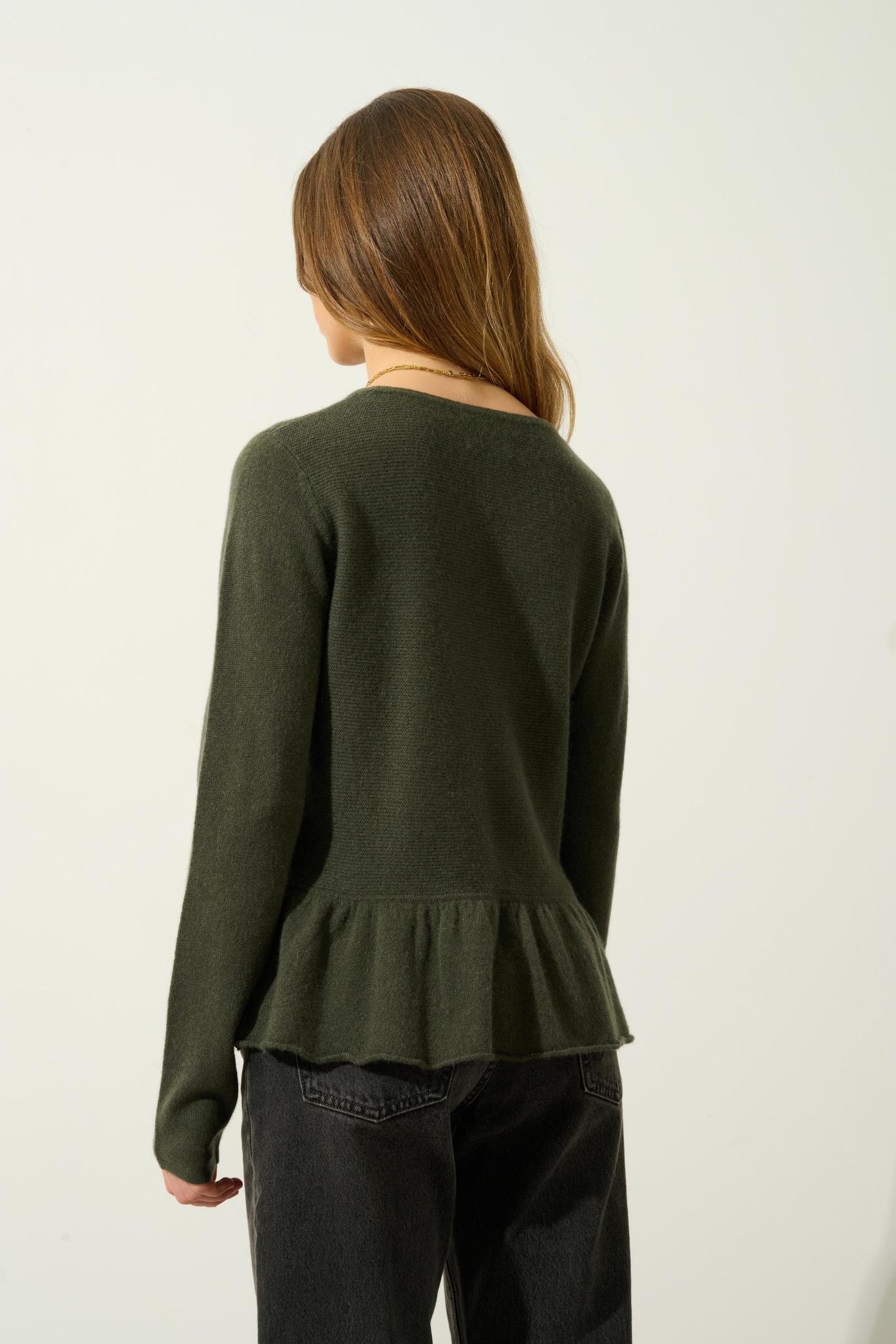 CADAIR khaki round-neck sweater with ruffled bottom 100% cashmere