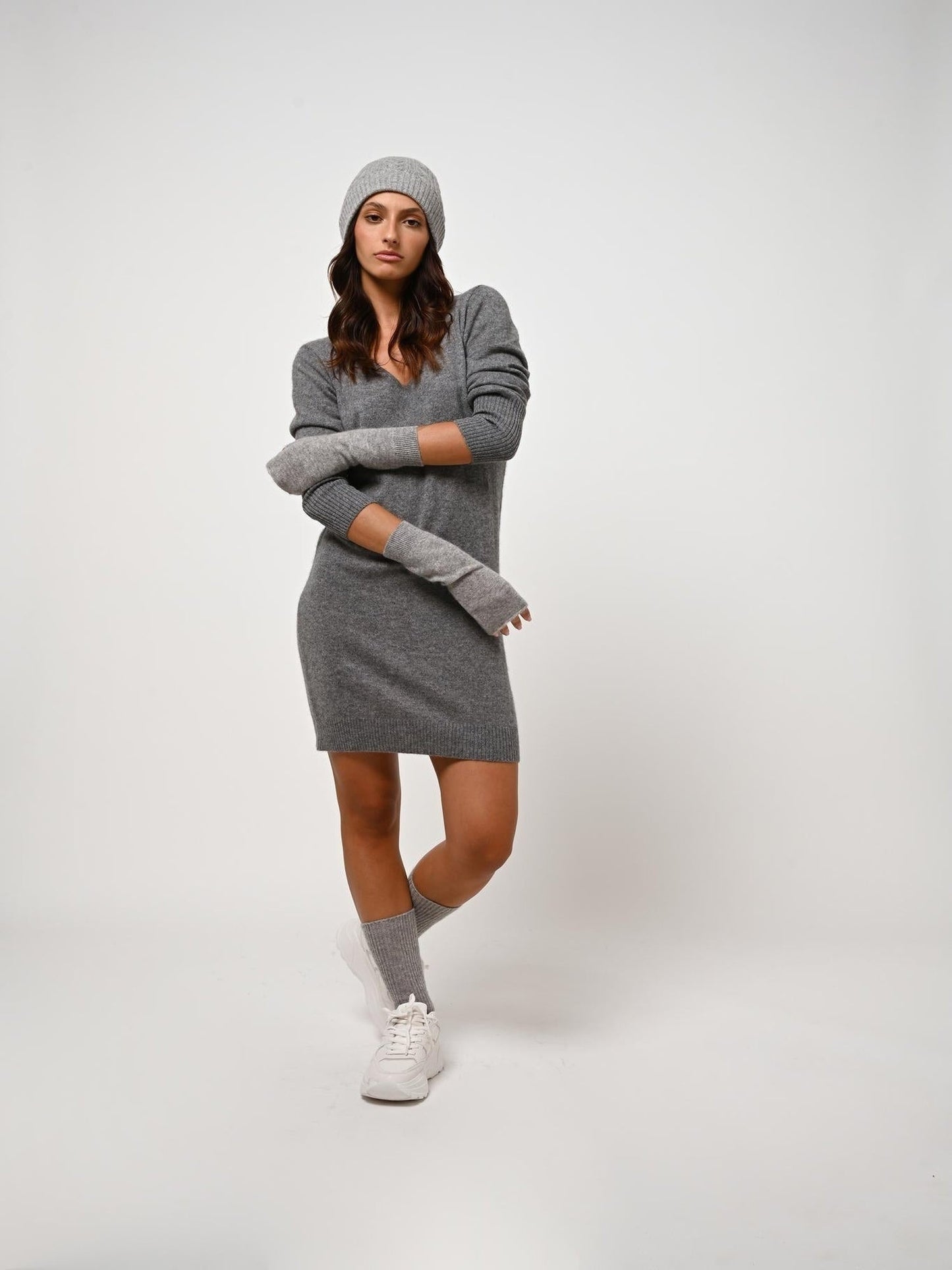 CAPELET v-neck dress 100% cashmere mottled flannel