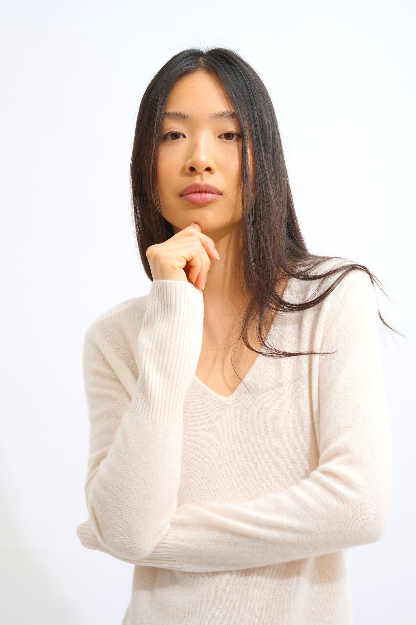 CAPELET ivory v-neck dress 100% cashmere