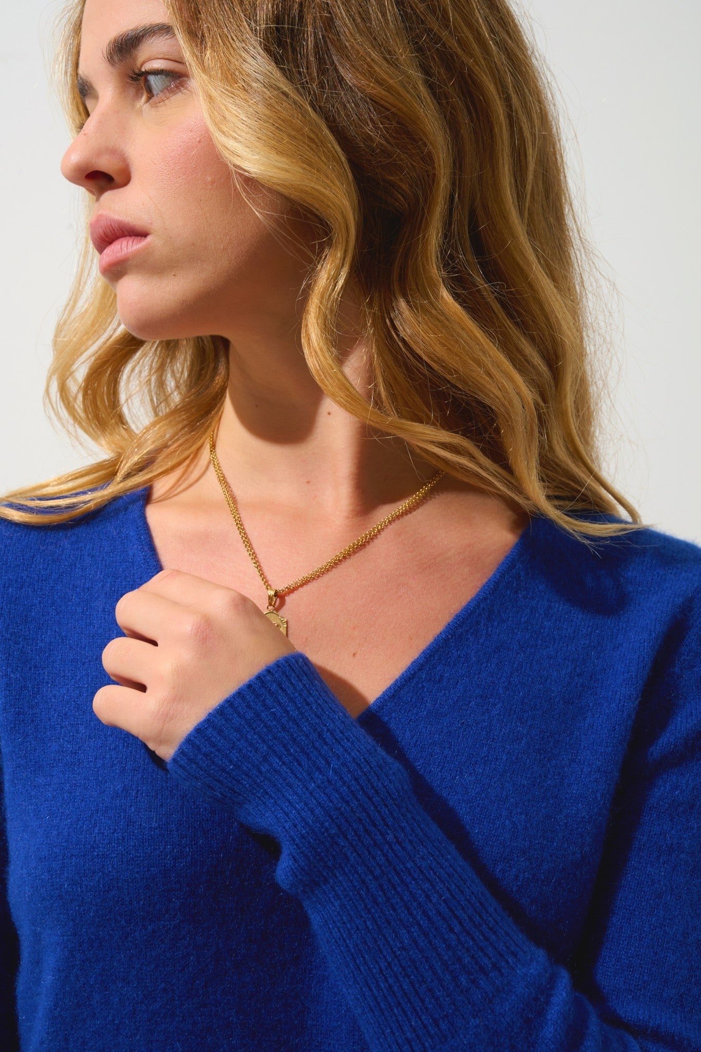 capelet robe col v outremer 100% cachemire