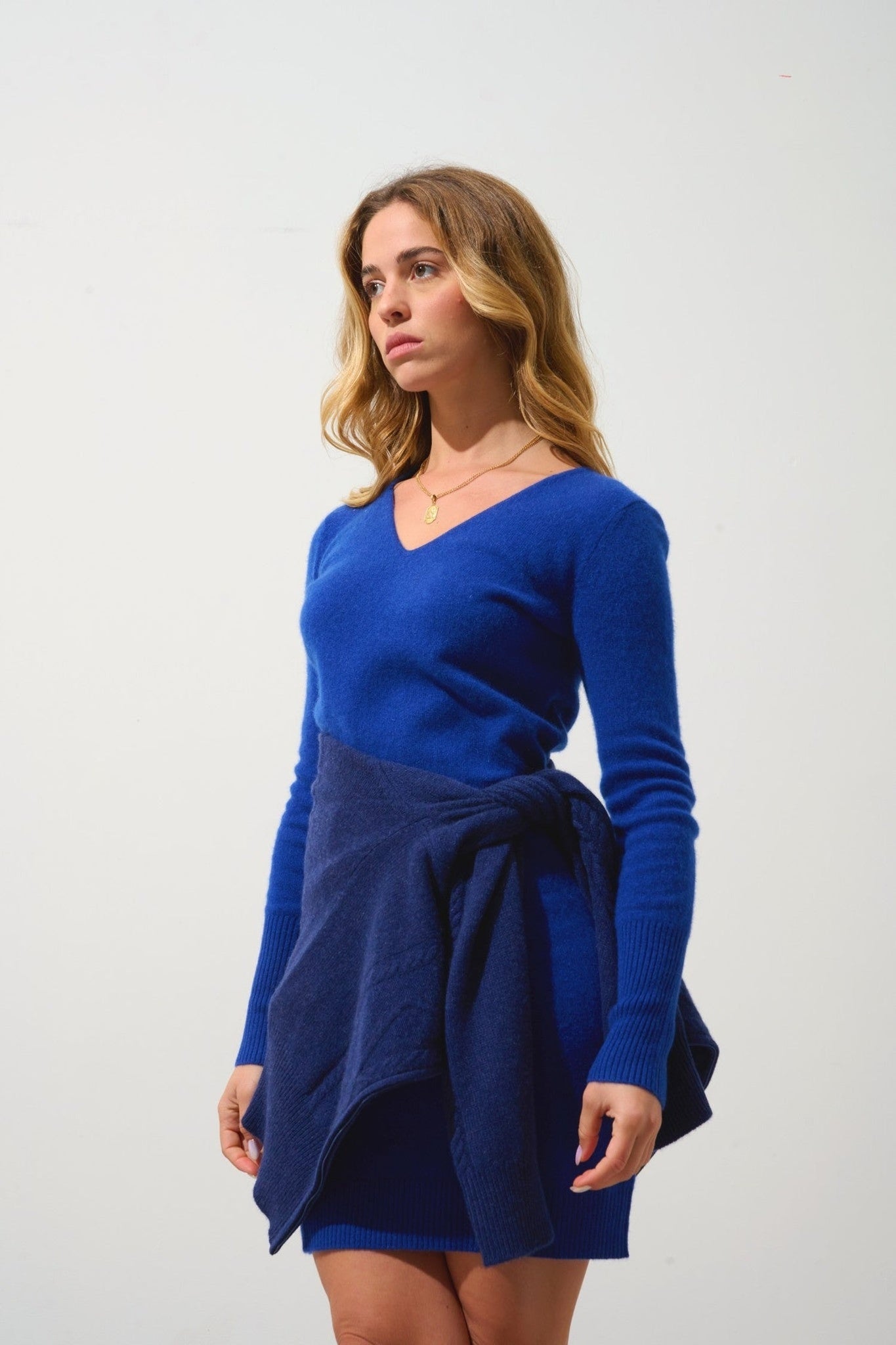 capelet robe col v outremer 100% cachemire