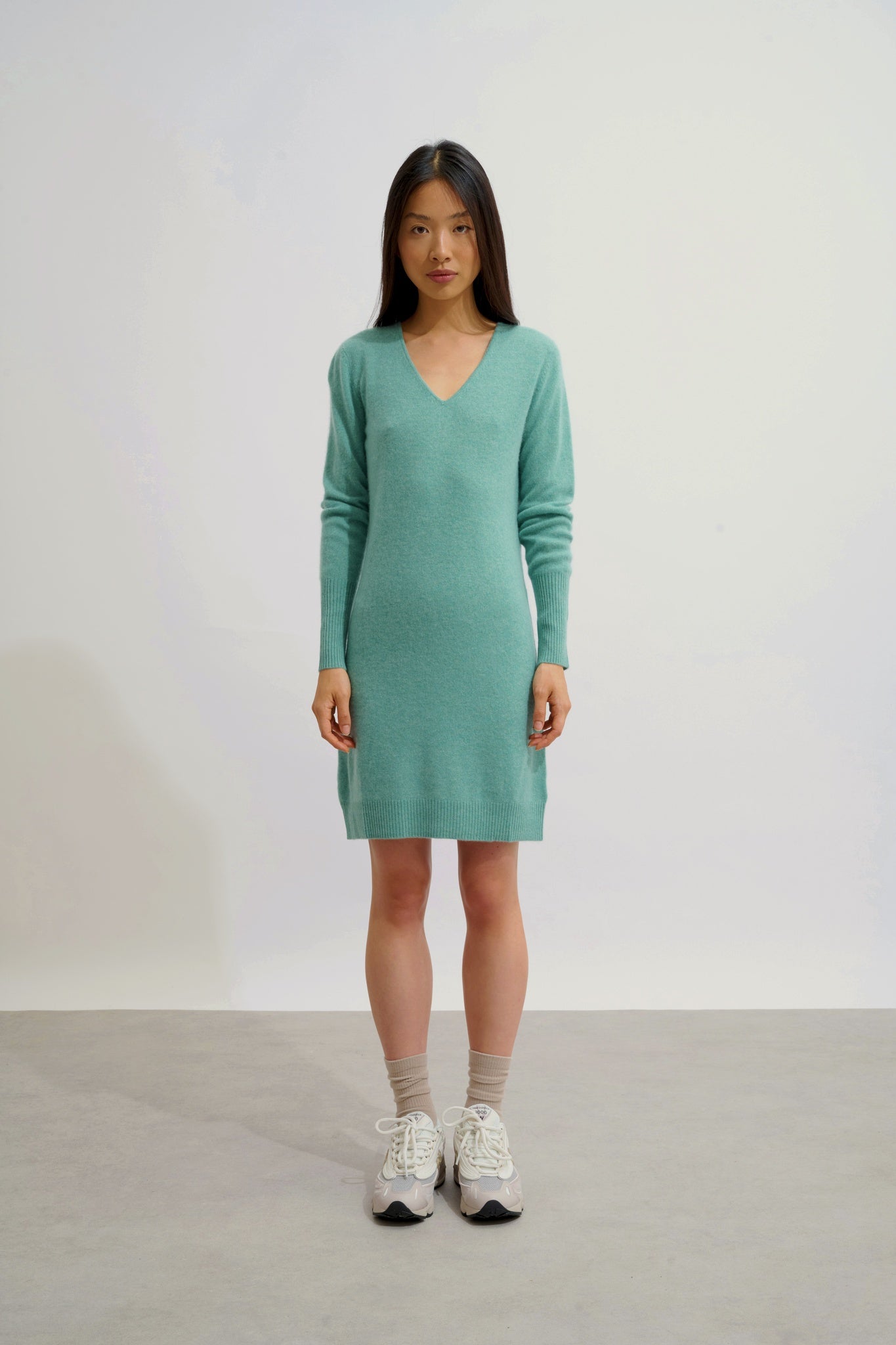 CAPELET Kleid mit V-Ausschnitt grün meliert 100% Kaschmir