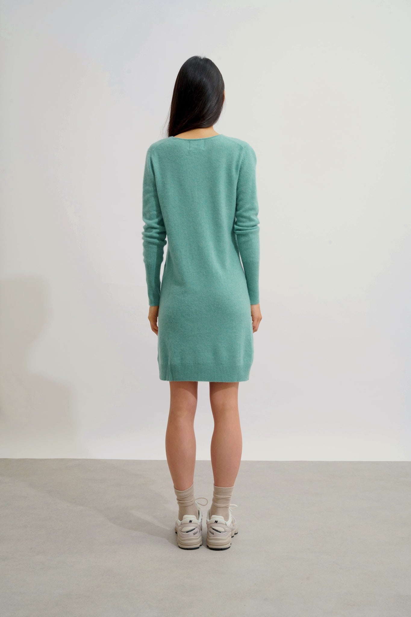 CAPELET Kleid mit V-Ausschnitt grün meliert 100% Kaschmir