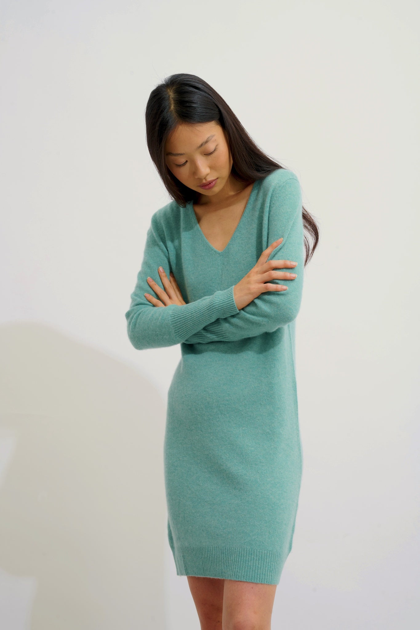 CAPELET Kleid mit V-Ausschnitt grün meliert 100% Kaschmir