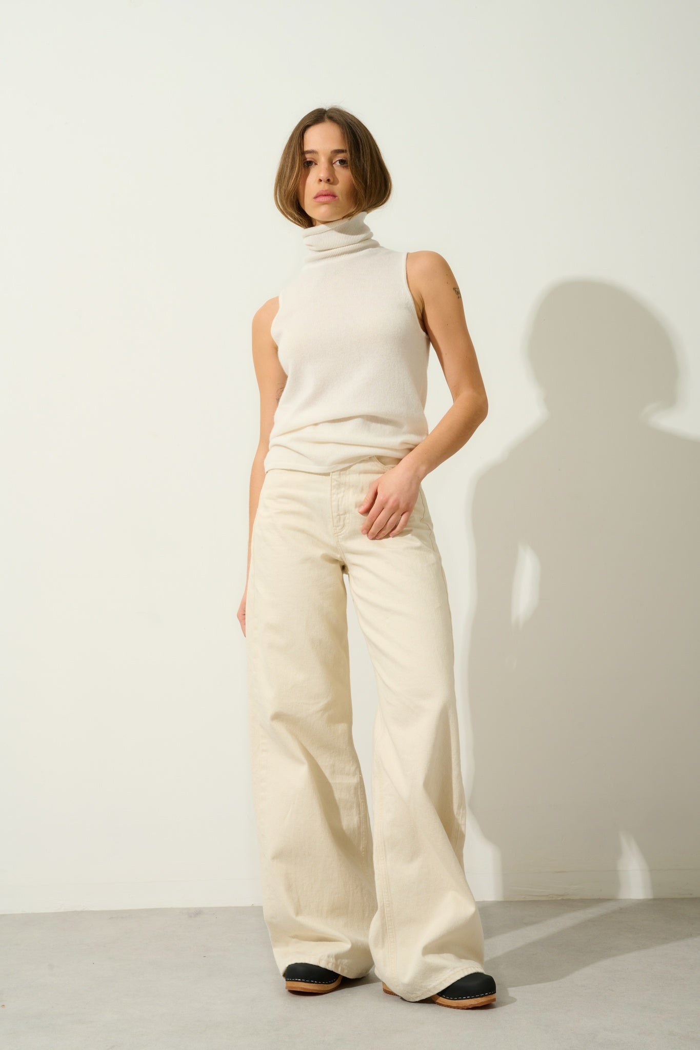 CAPUCIN ivory sleeveless turtleneck sweater 100% cashmere