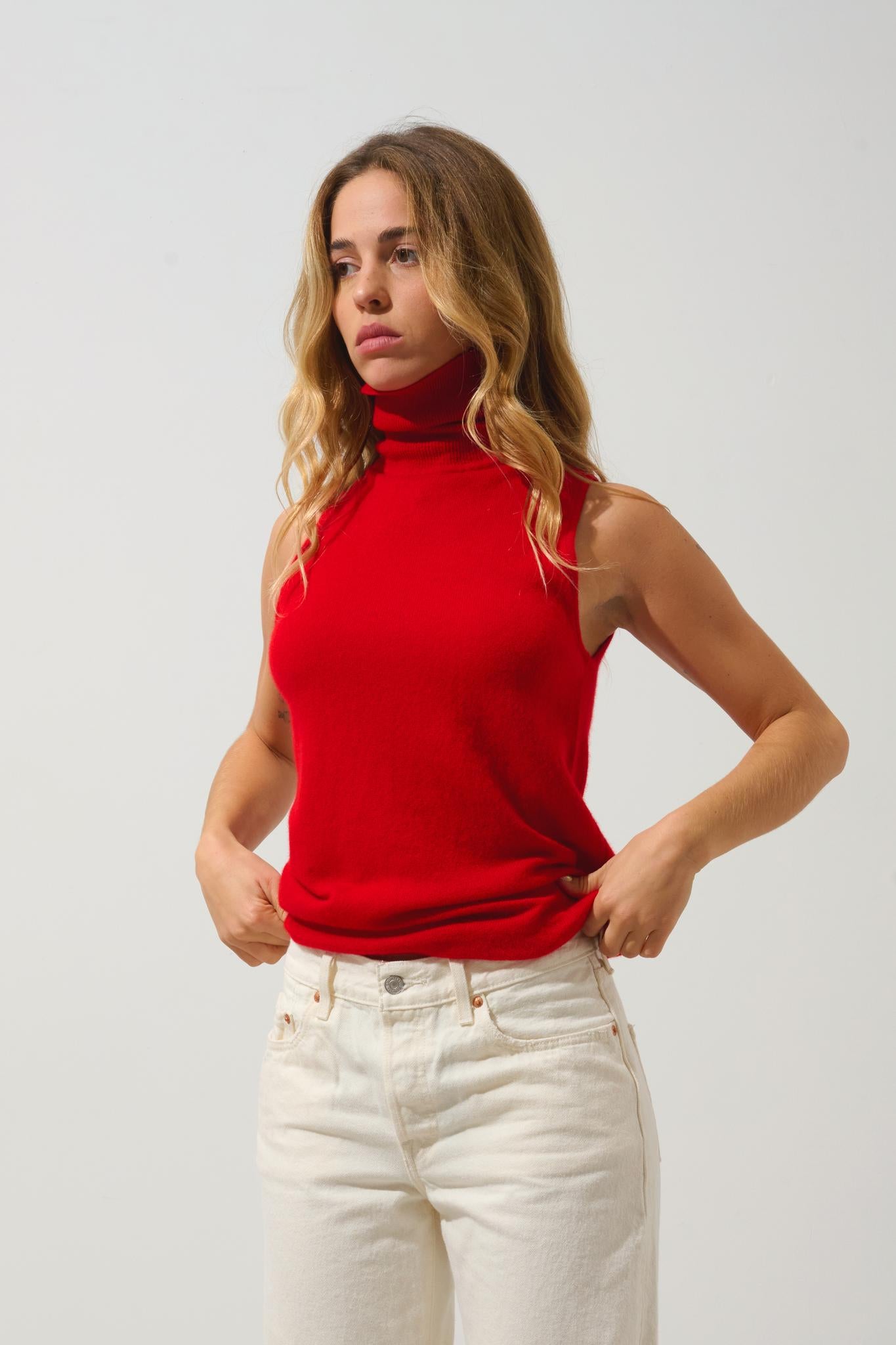 CAPUCIN red sleeveless turtleneck sweater 100% cashmere