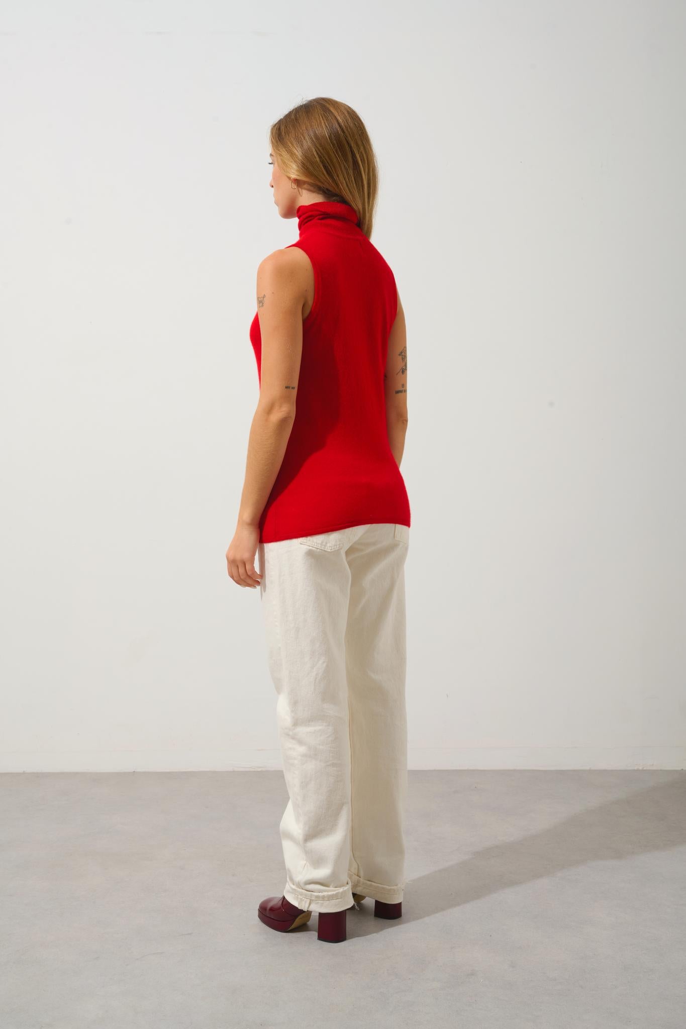 CAPUCIN red sleeveless turtleneck sweater 100% cashmere