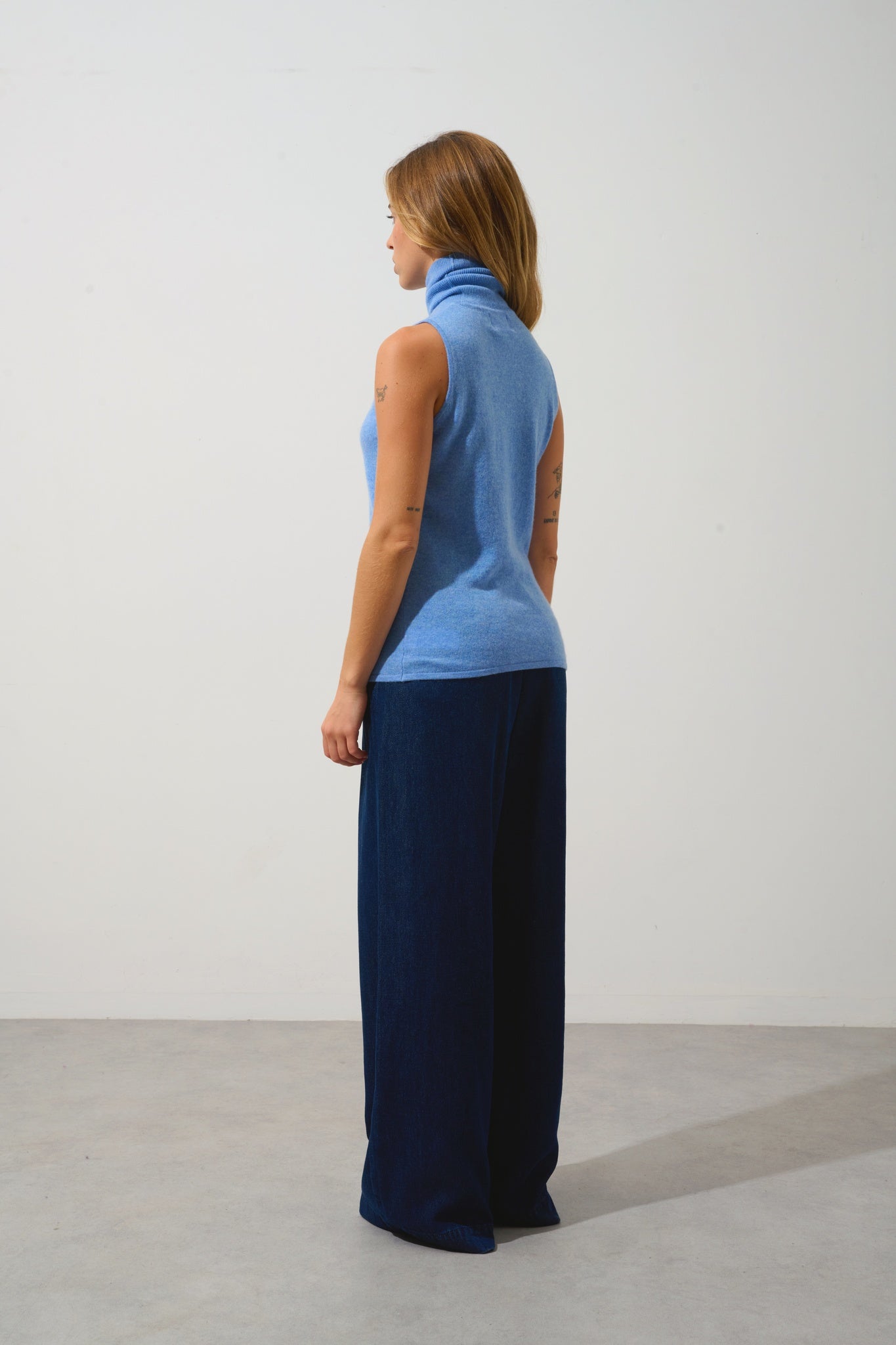 CAPUCIN ärmelloser Rollkragenpullover sky 100% Kaschmir