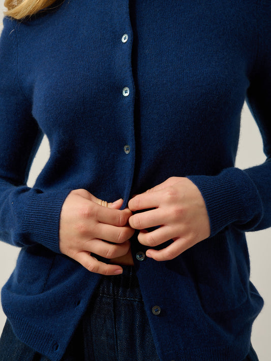 CARON Strickjacke mit Rundhalsausschnitt Mitternacht 100% Kaschmir