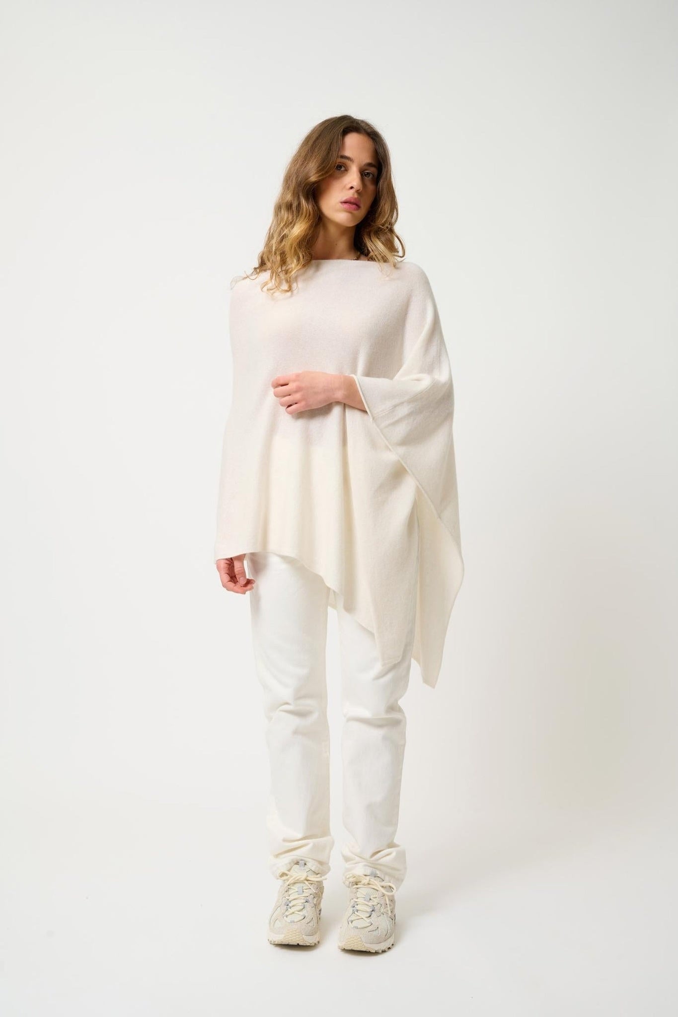 CARRA poncho ivory 100% cashmere