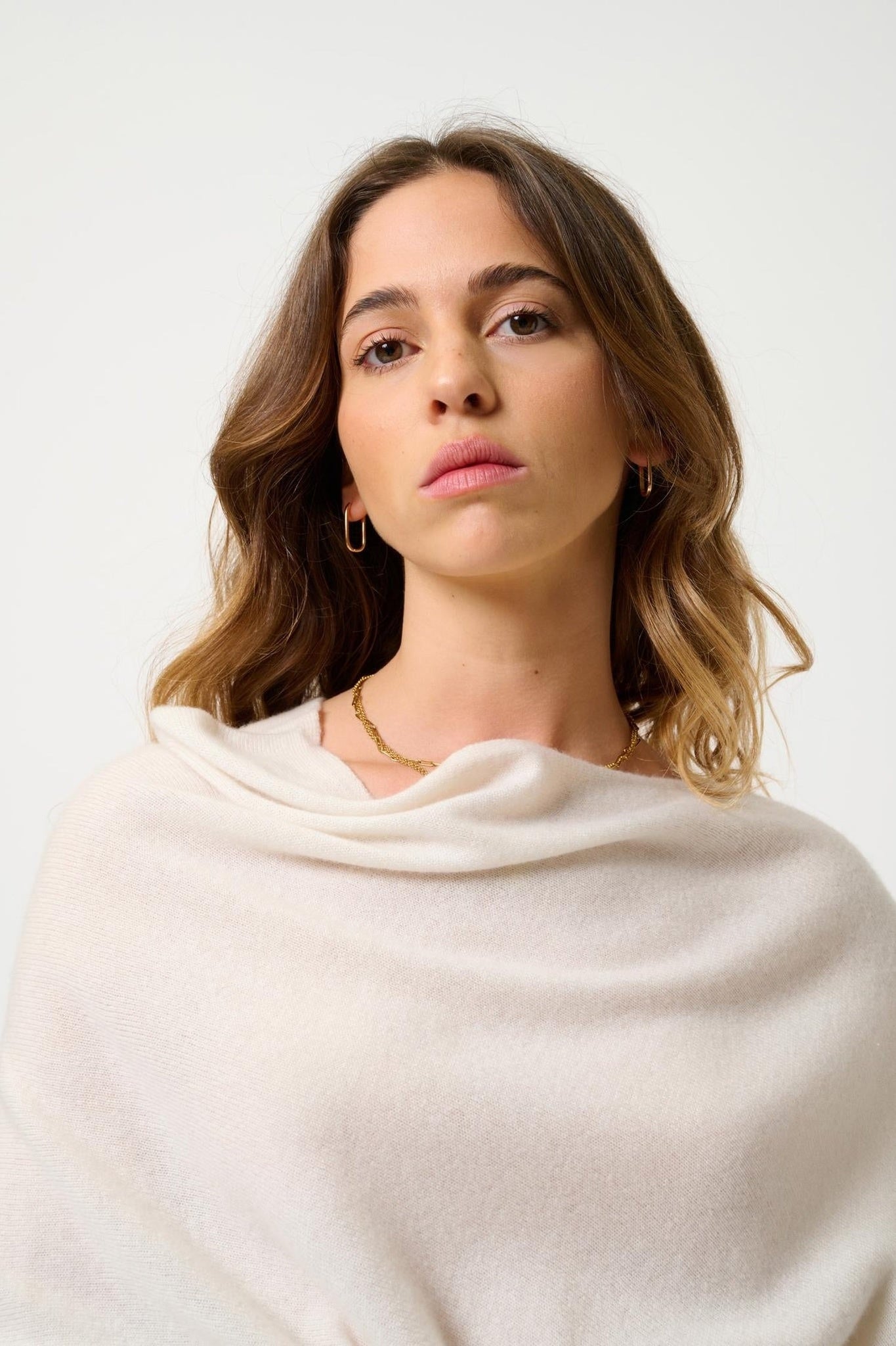 CARRA poncho ivory 100% cashmere