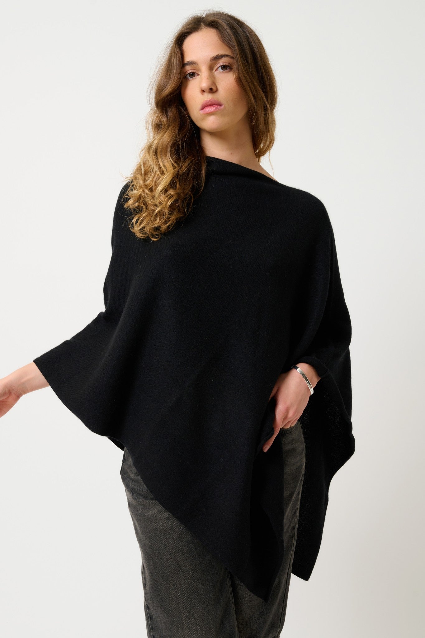 carra poncho noir 100% cachemire