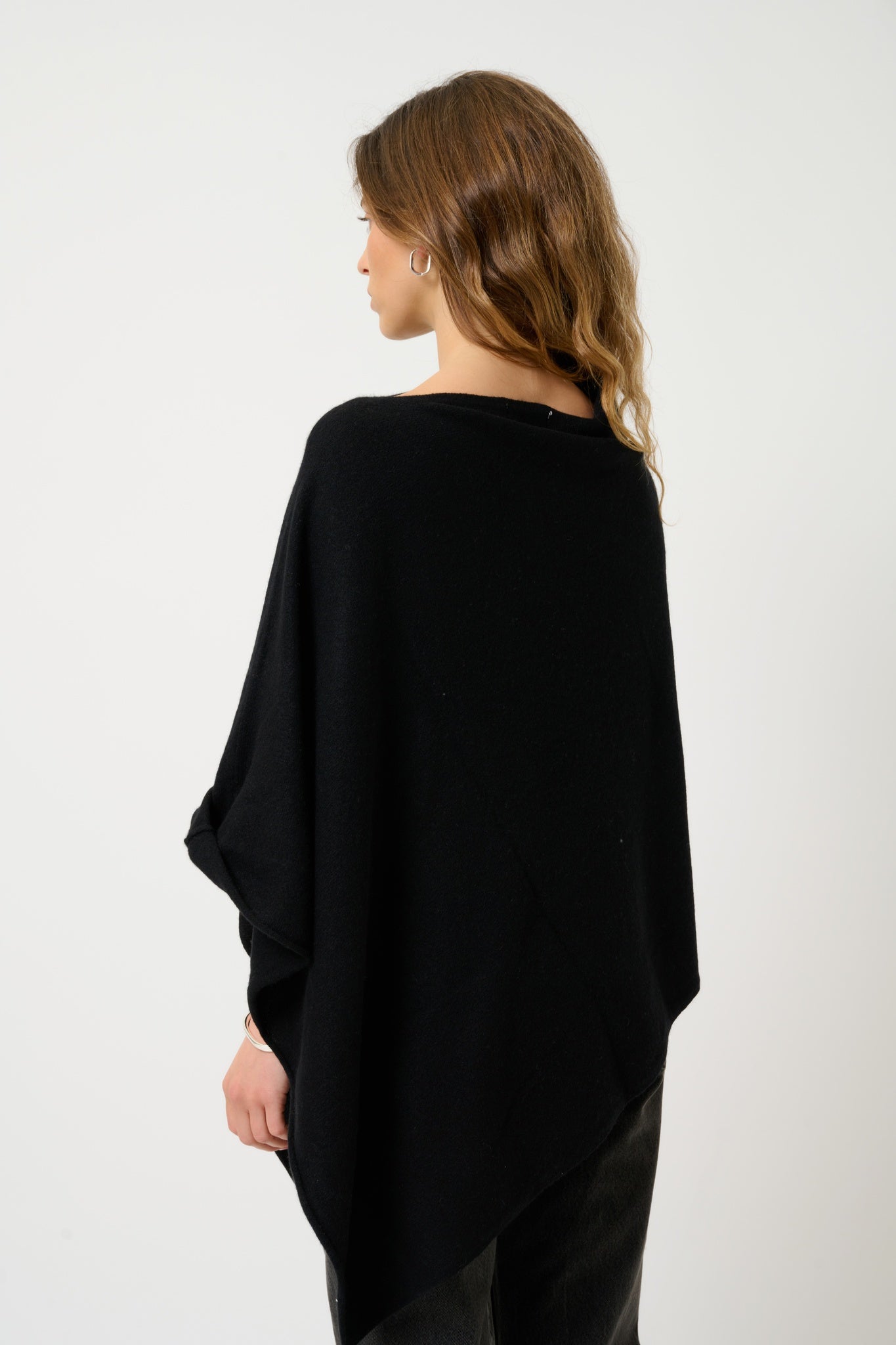 CARRA poncho noir 100% cachemire