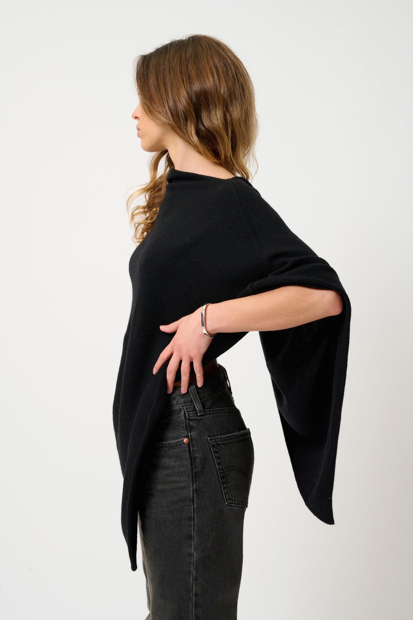 CARRA poncho noir 100% cachemire