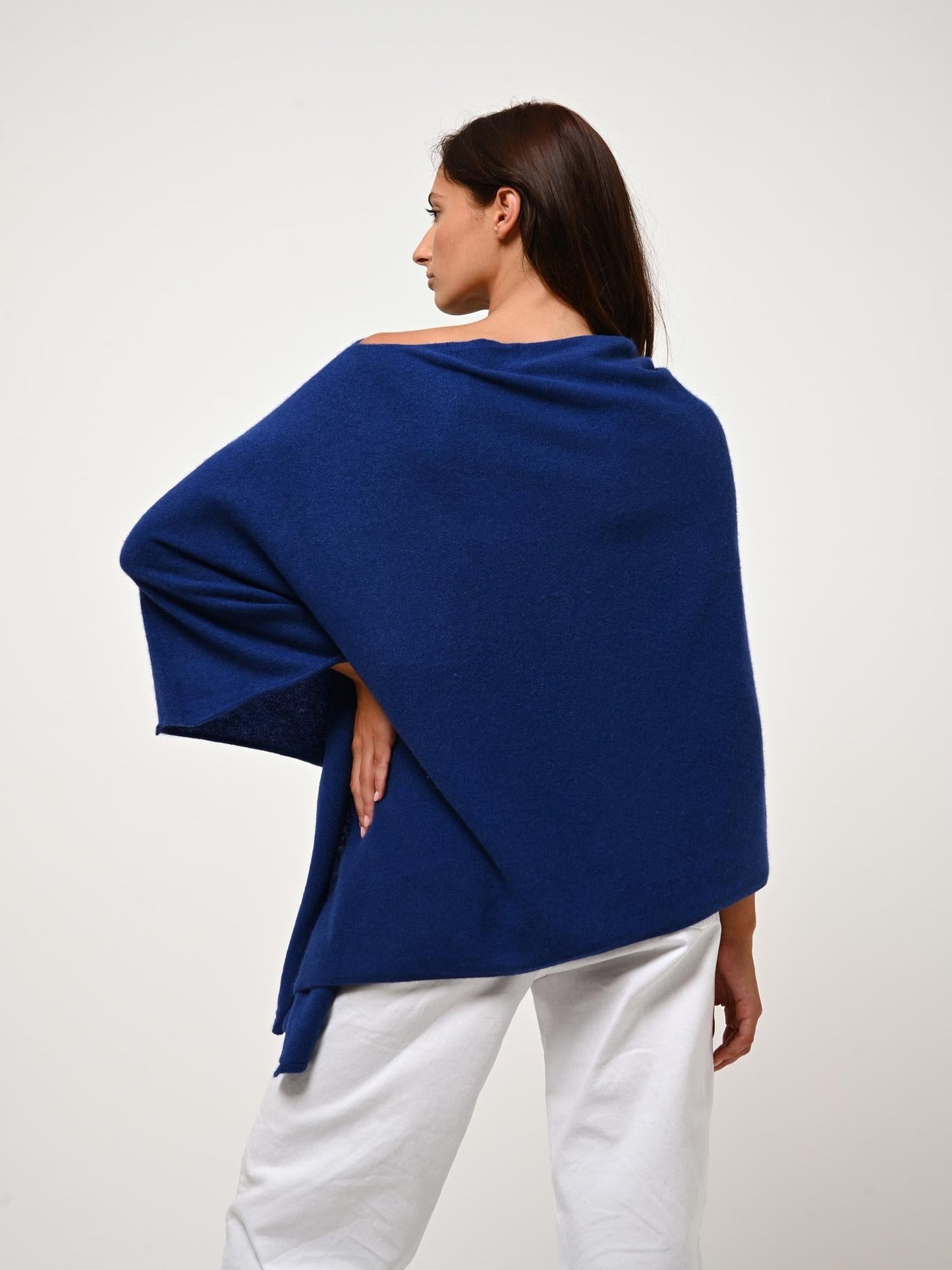 CARRA ultramarine poncho 100% cashmere