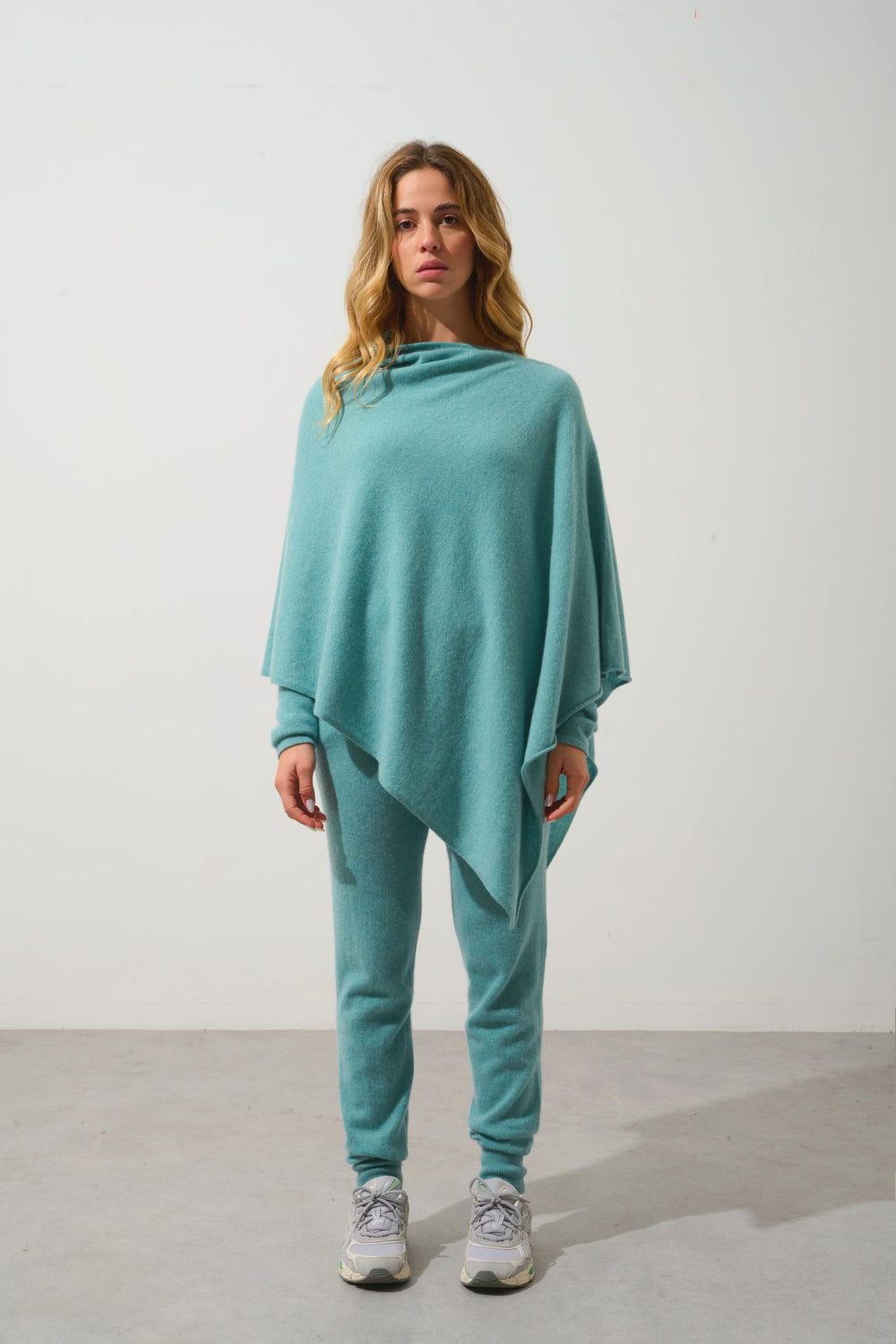 CARRA Poncho grün meliert 100% Kaschmir