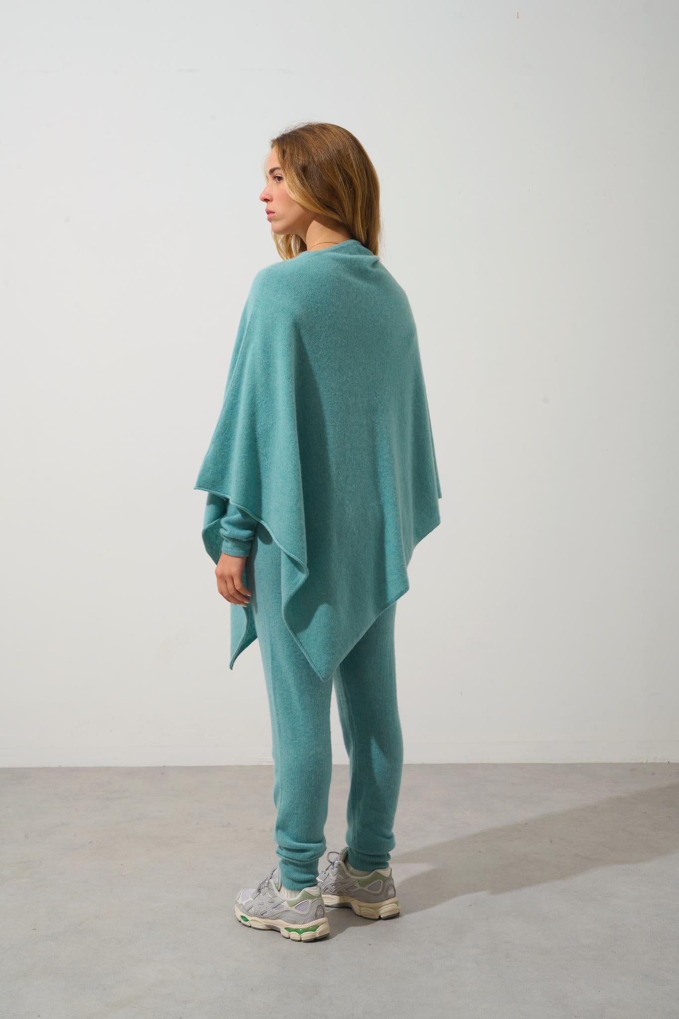 CARRA Poncho grün meliert 100% Kaschmir