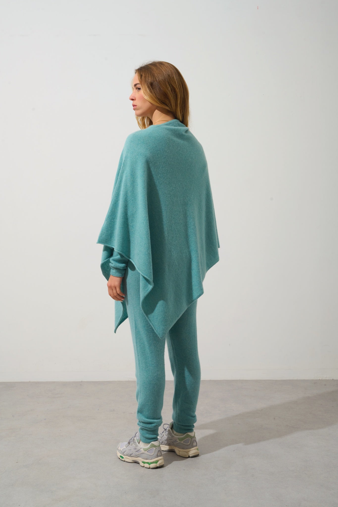 CARRA Poncho grün meliert 100% Kaschmir