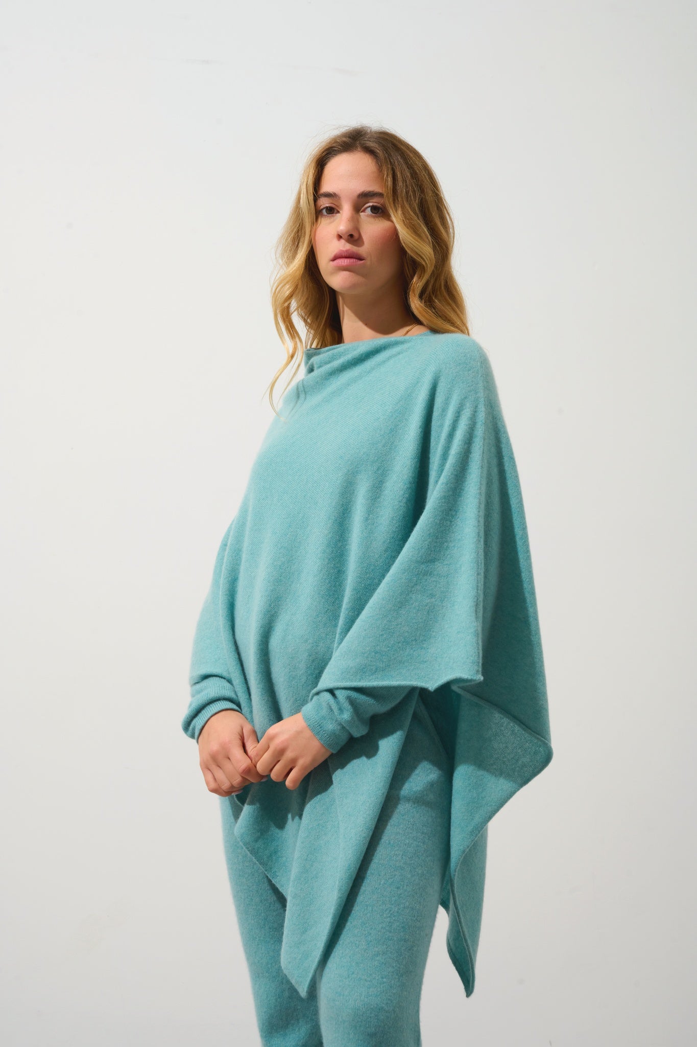 CARRA Poncho grün meliert 100% Kaschmir