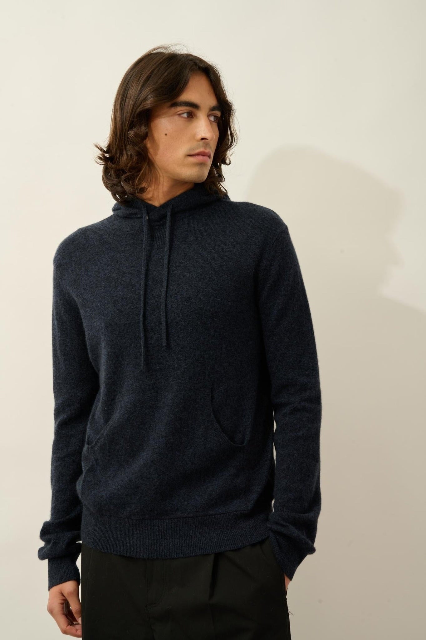 CASPER pull capuche poche kangourou caviar 100% cachemire