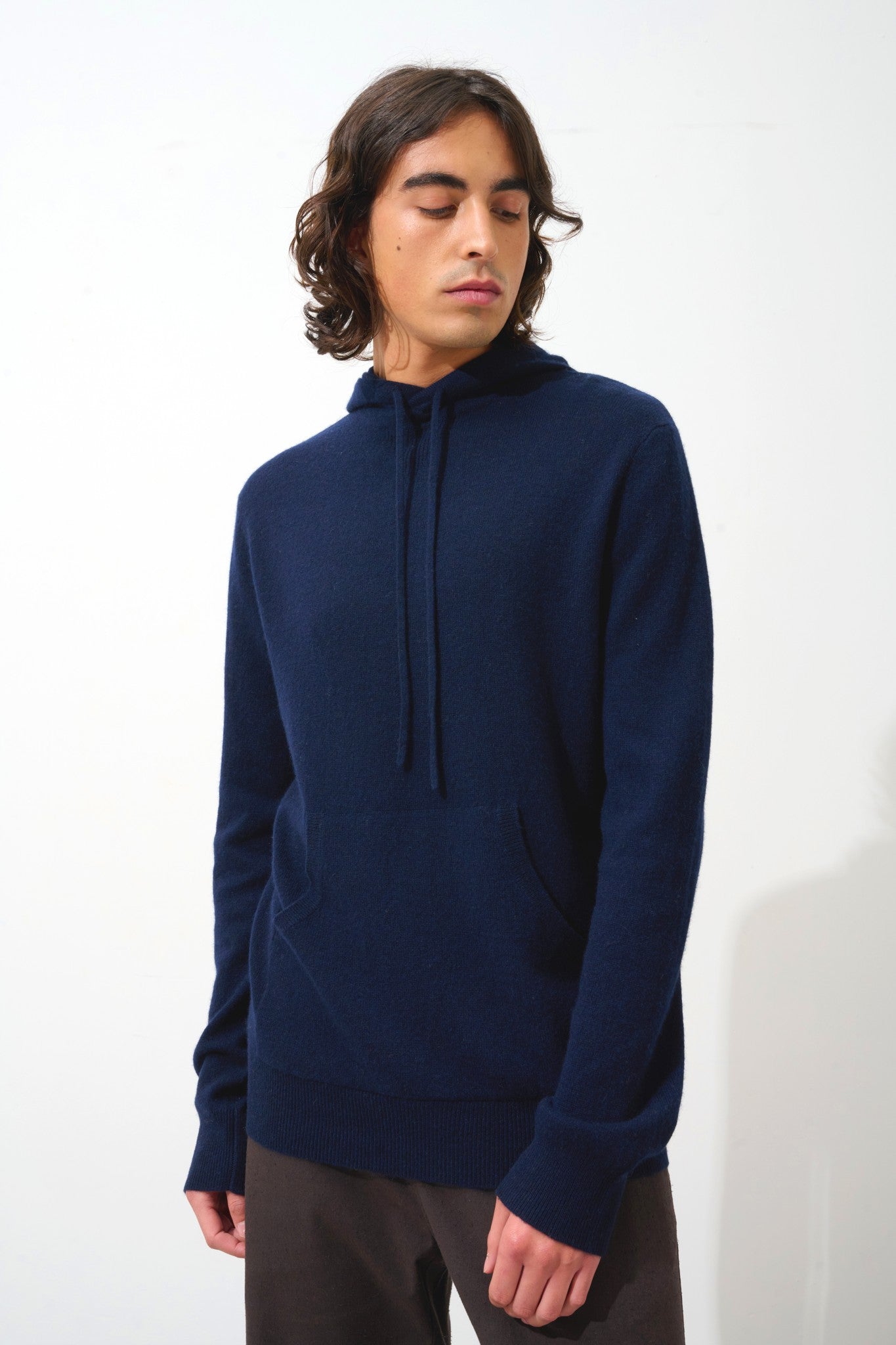 casper pull capuche poche kangourou navy 100% cachemire