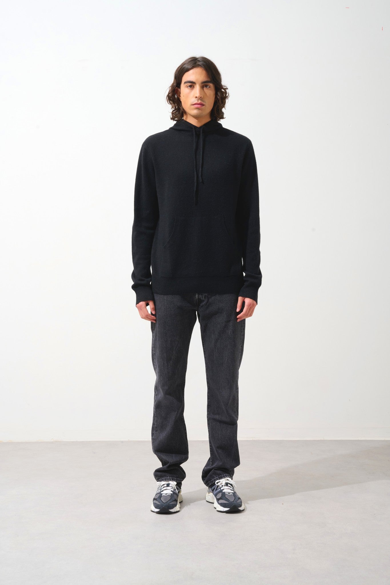 casper pull capuche poche kangourou noir 100% cachemire